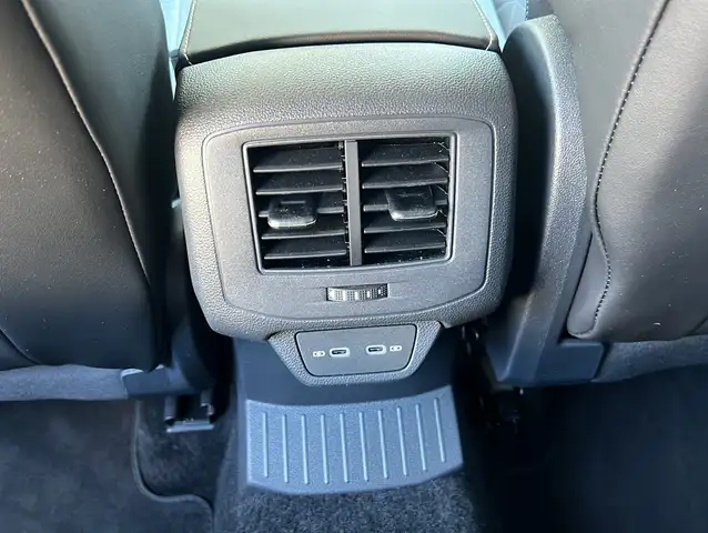 Volkswagen T-Roc view 15