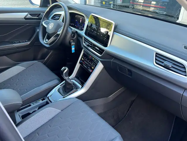 Volkswagen T-Roc view 20