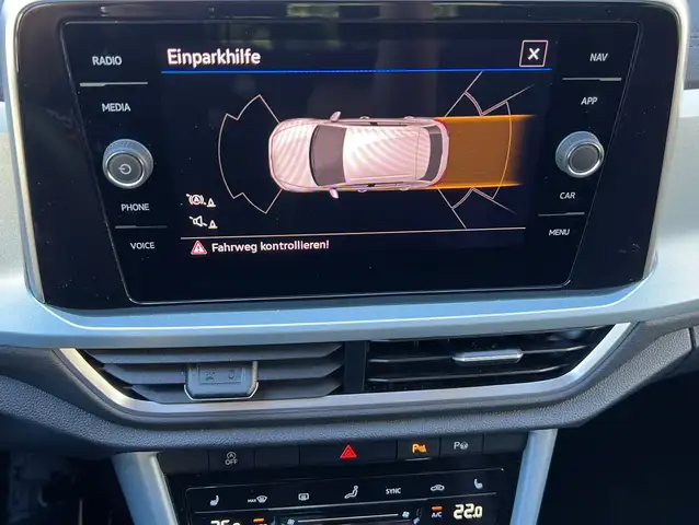 Volkswagen T-Roc view 23