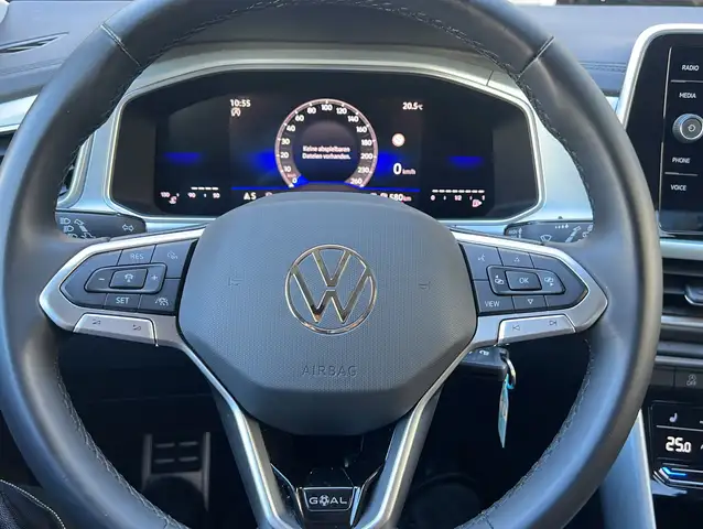 Volkswagen T-Roc view 13