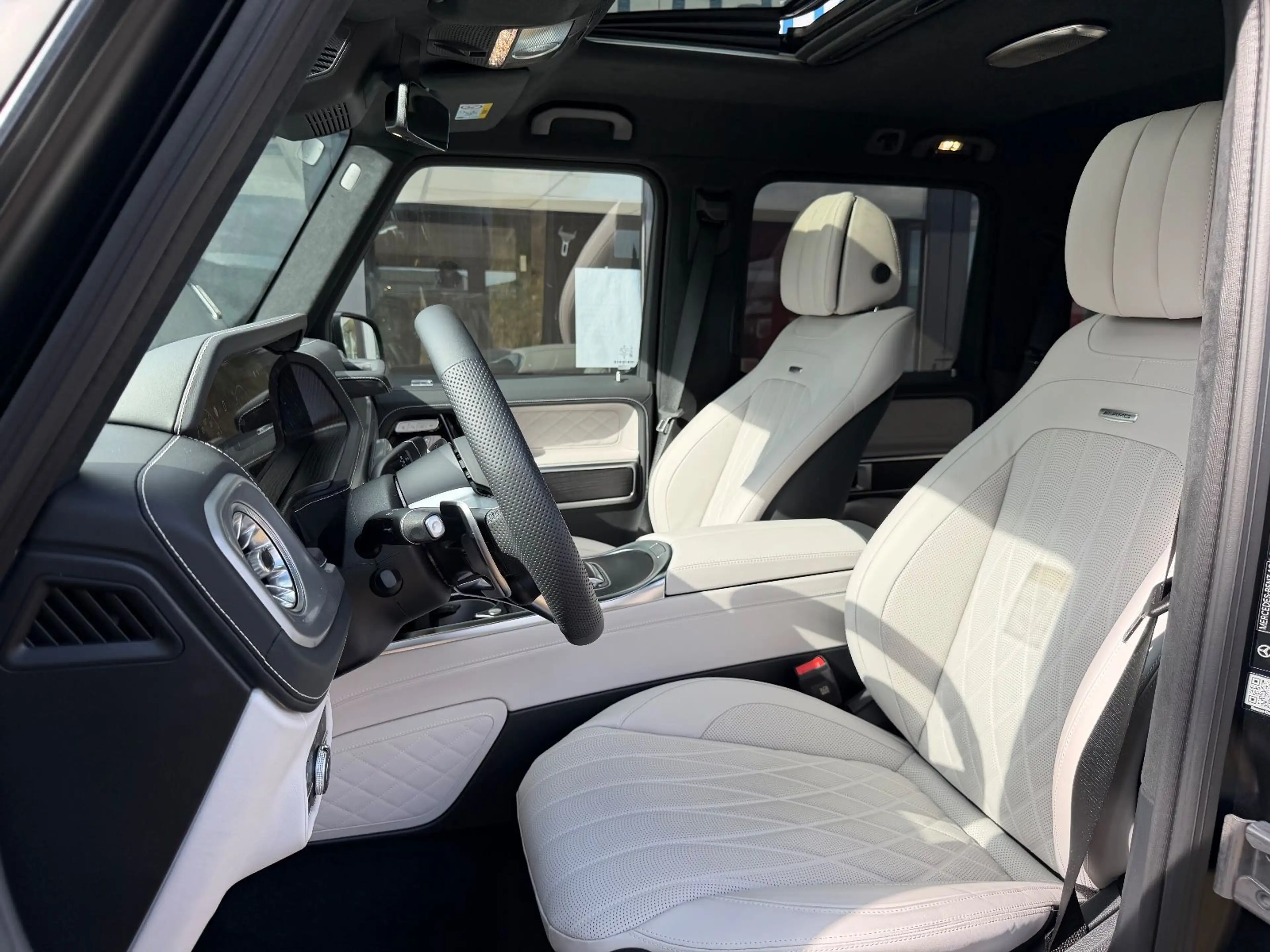 Mercedes-Benz G 63 AMG / NIGHT / A22 / MY26 / MAGNO — photo 10