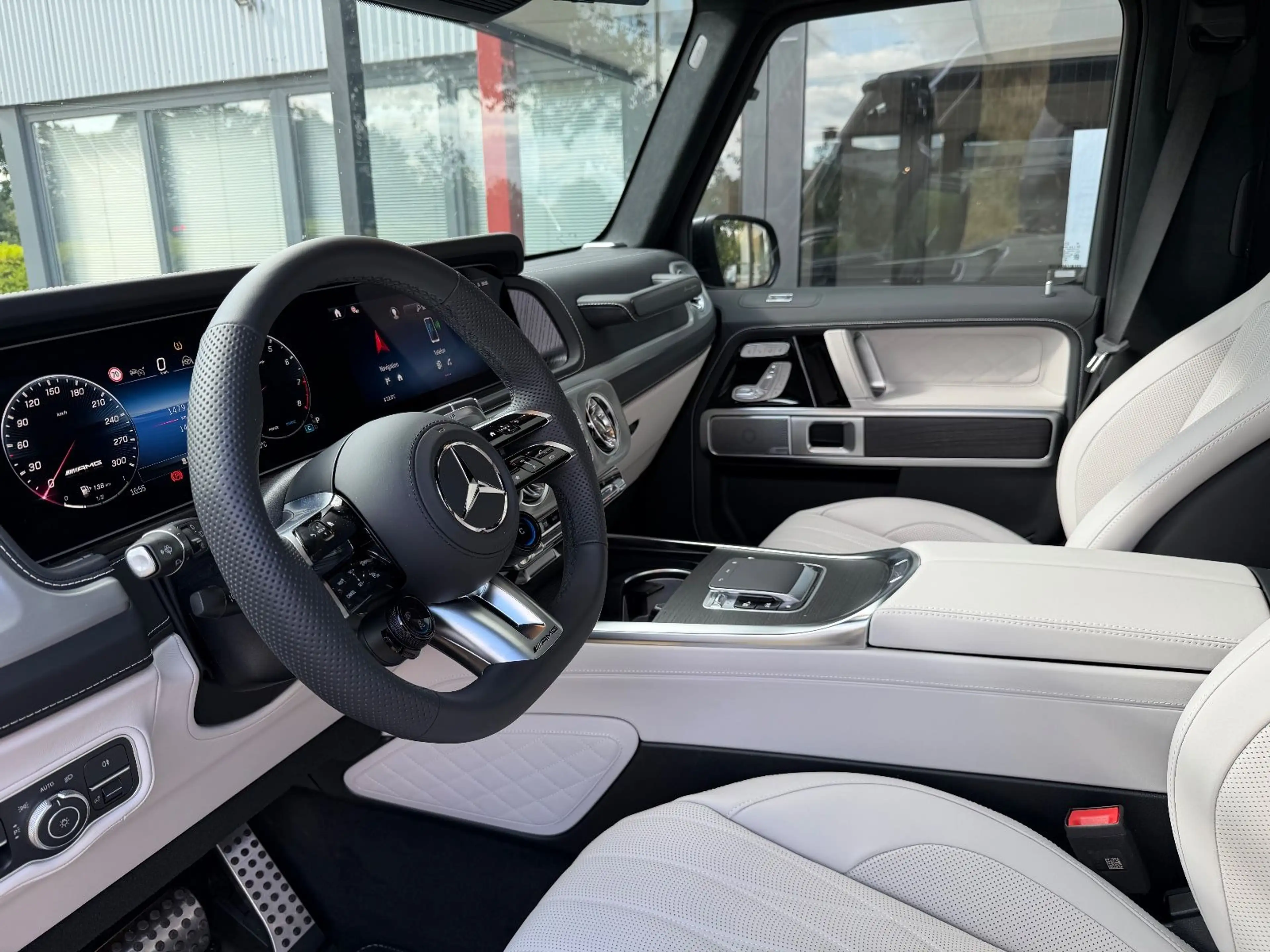 Mercedes-Benz G 63 AMG / NIGHT / A22 / MY26 / MAGNO — photo 9