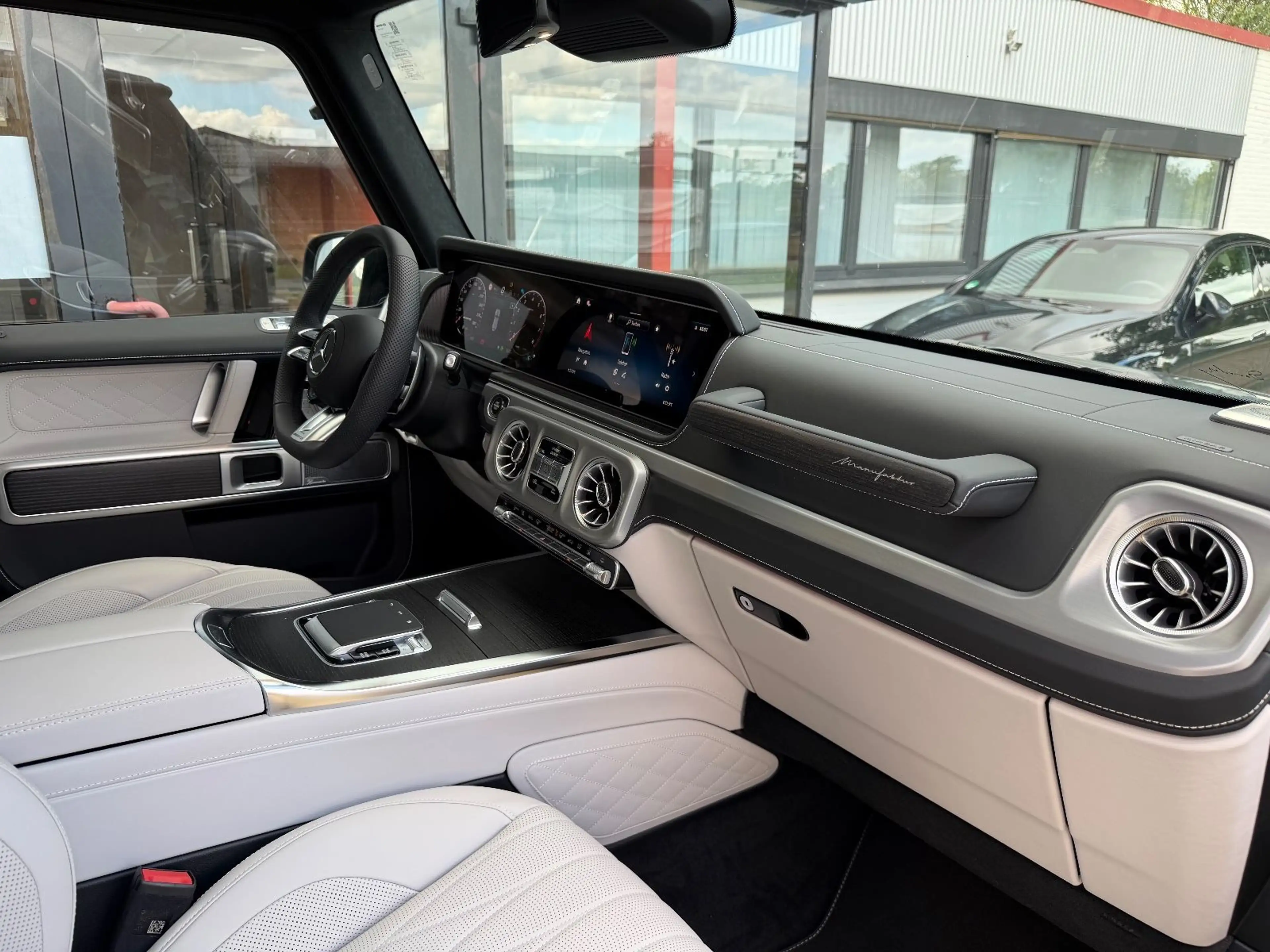 Mercedes-Benz G 63 AMG / NIGHT / A22 / MY26 / MAGNO — photo 12