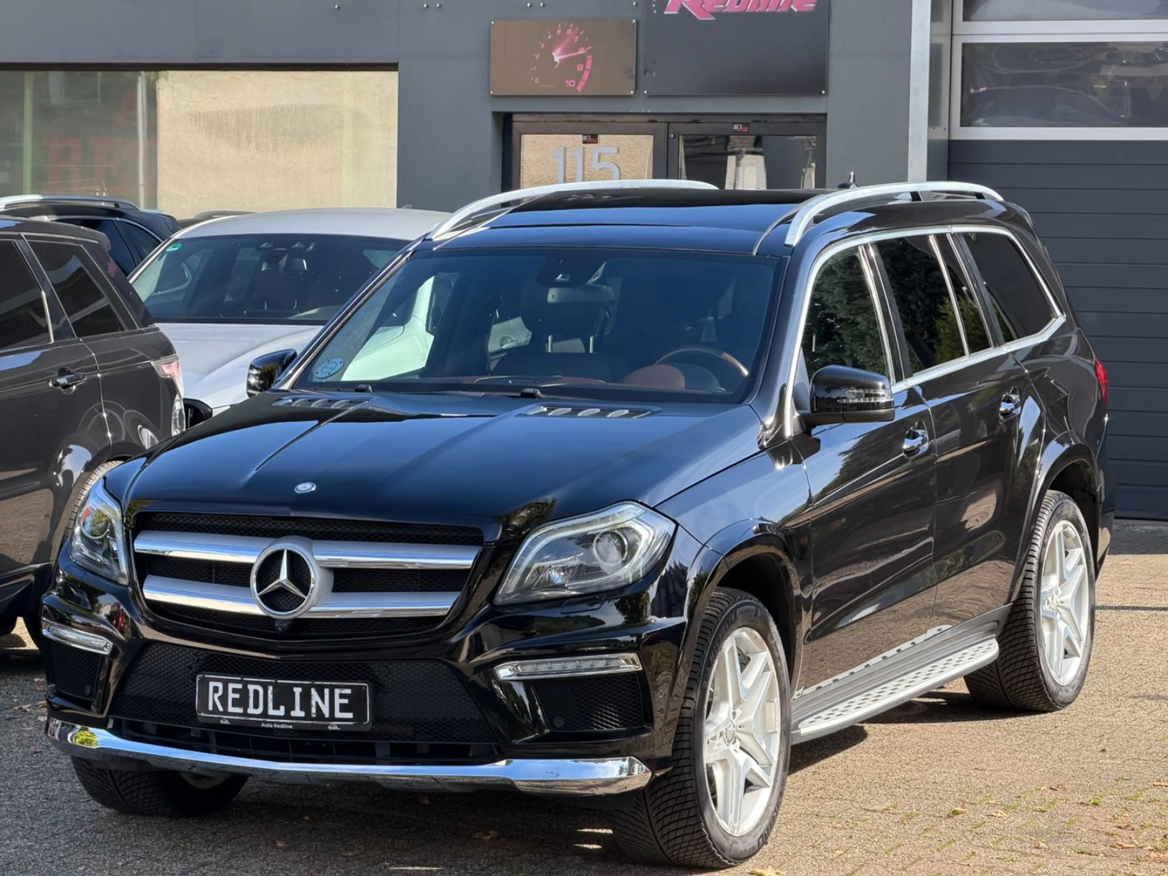 Mercedes-Benz GL 500 BlueEfficiency 4Matic / 7 Sitze /  1Hand — photo 4