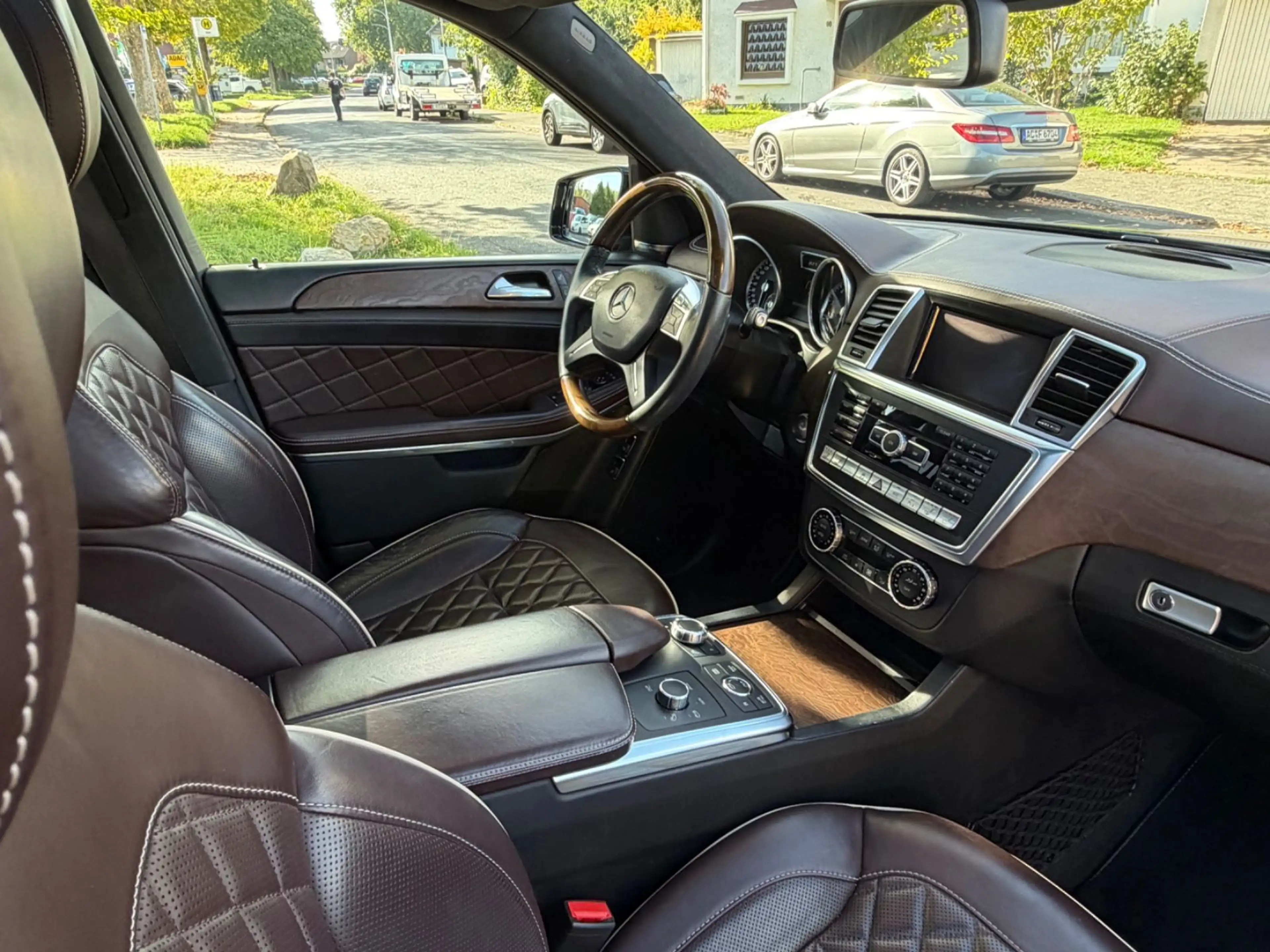 Mercedes-Benz GL 500 BlueEfficiency 4Matic / 7 Sitze /  1Hand — photo 10