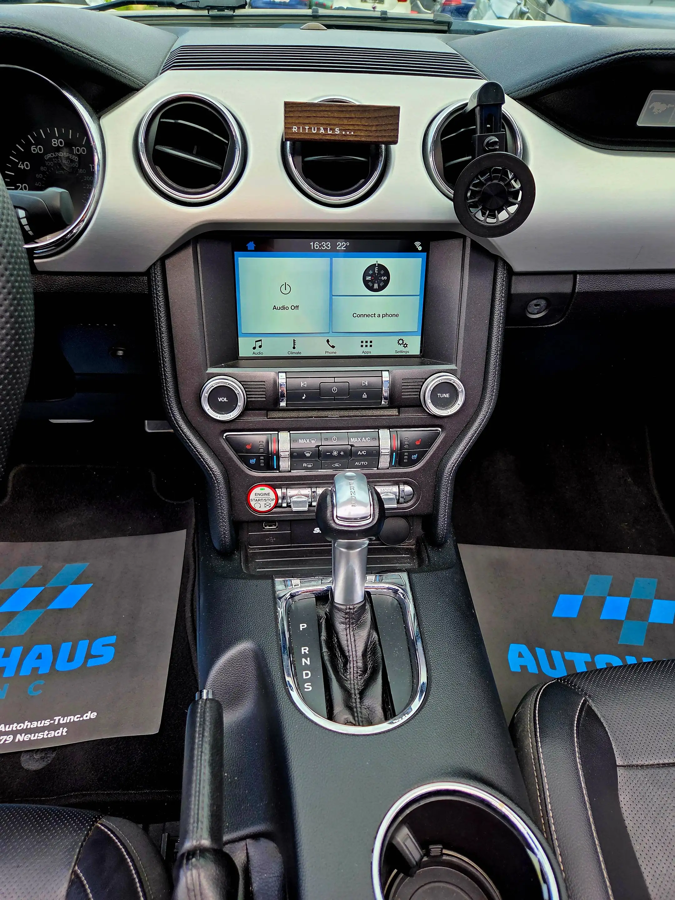 Ford Mustang Convertible Sport, Automatik, Rückfahrkamera — photo 8