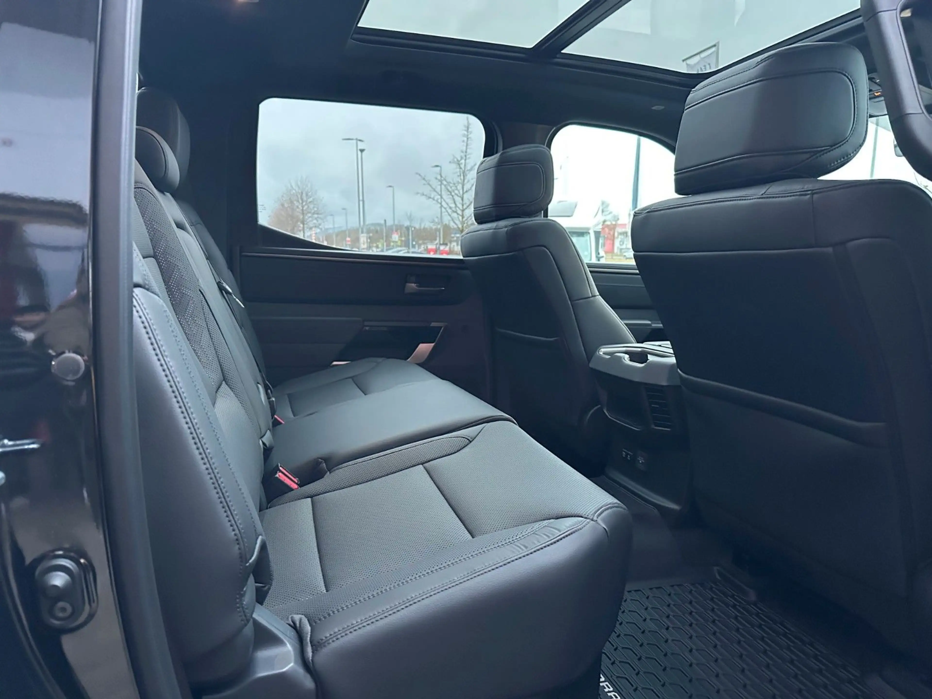 Toyota Tundra Pick-Up 3,5-L Hybrid iForce Max Crew Cab — photo 15
