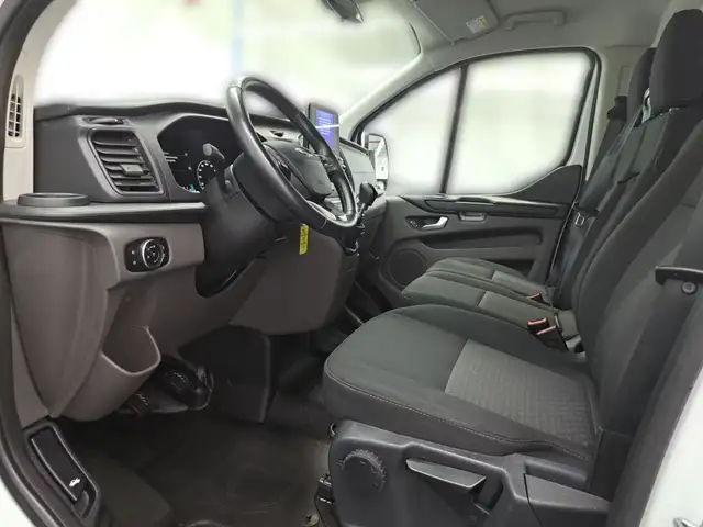 Ford Transit Custom view 8