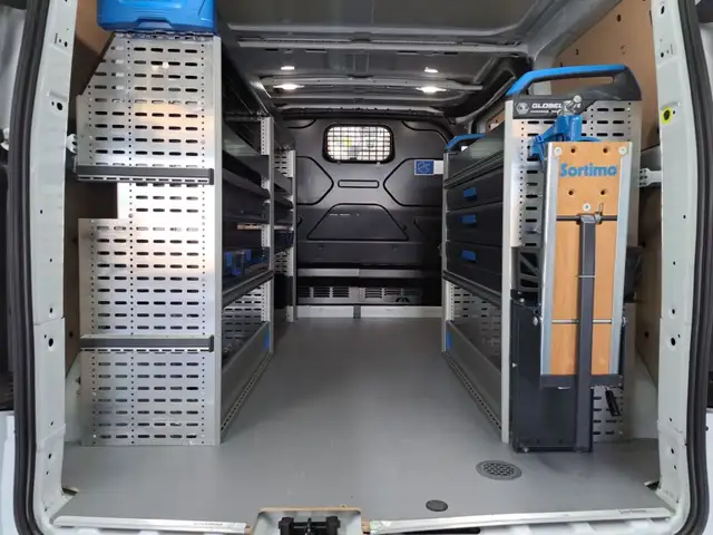 Ford Transit Custom view 7
