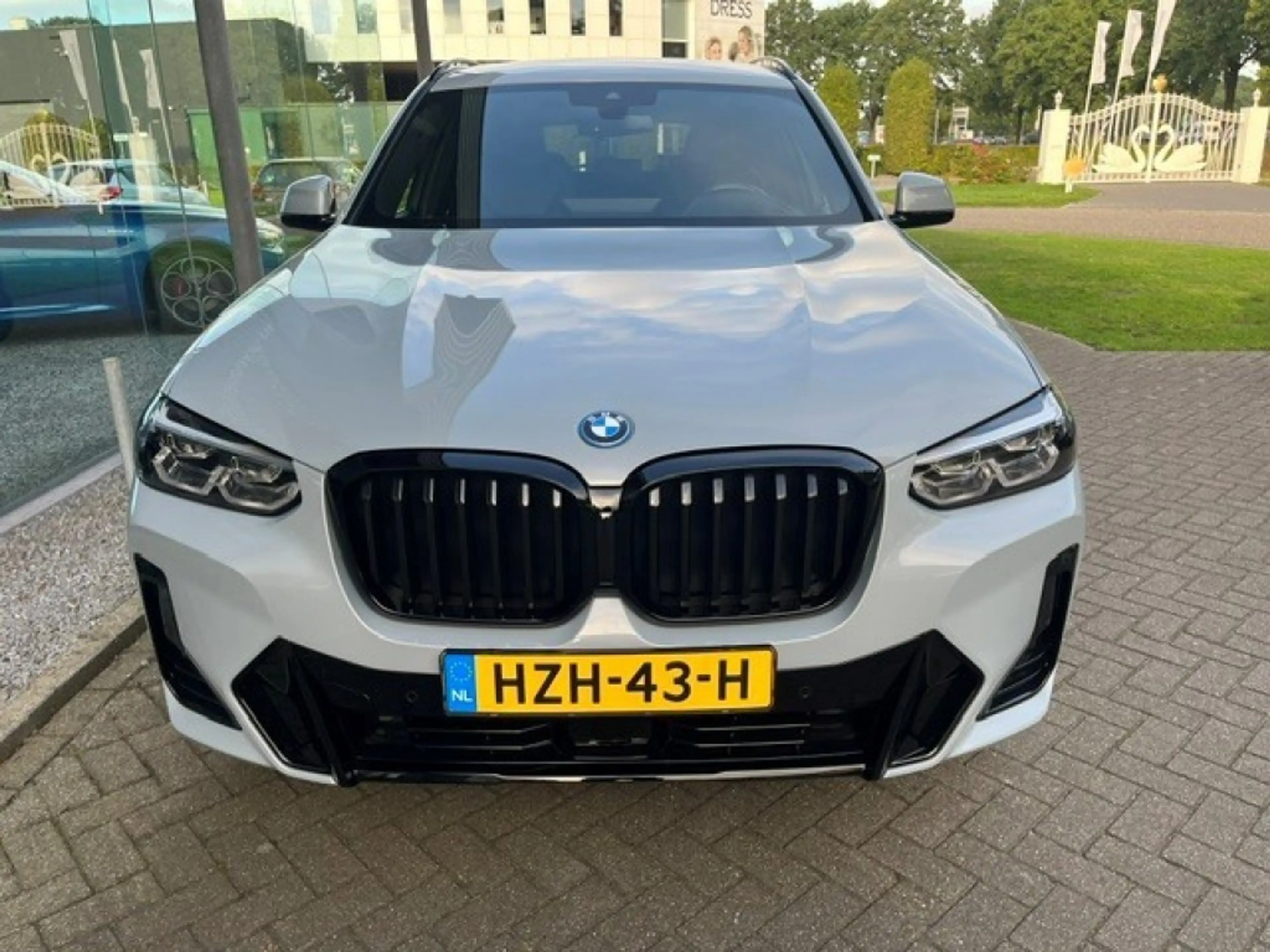 BMW X3 XDRIVE30E High Executive M Sport TREKHAAK — photo 3