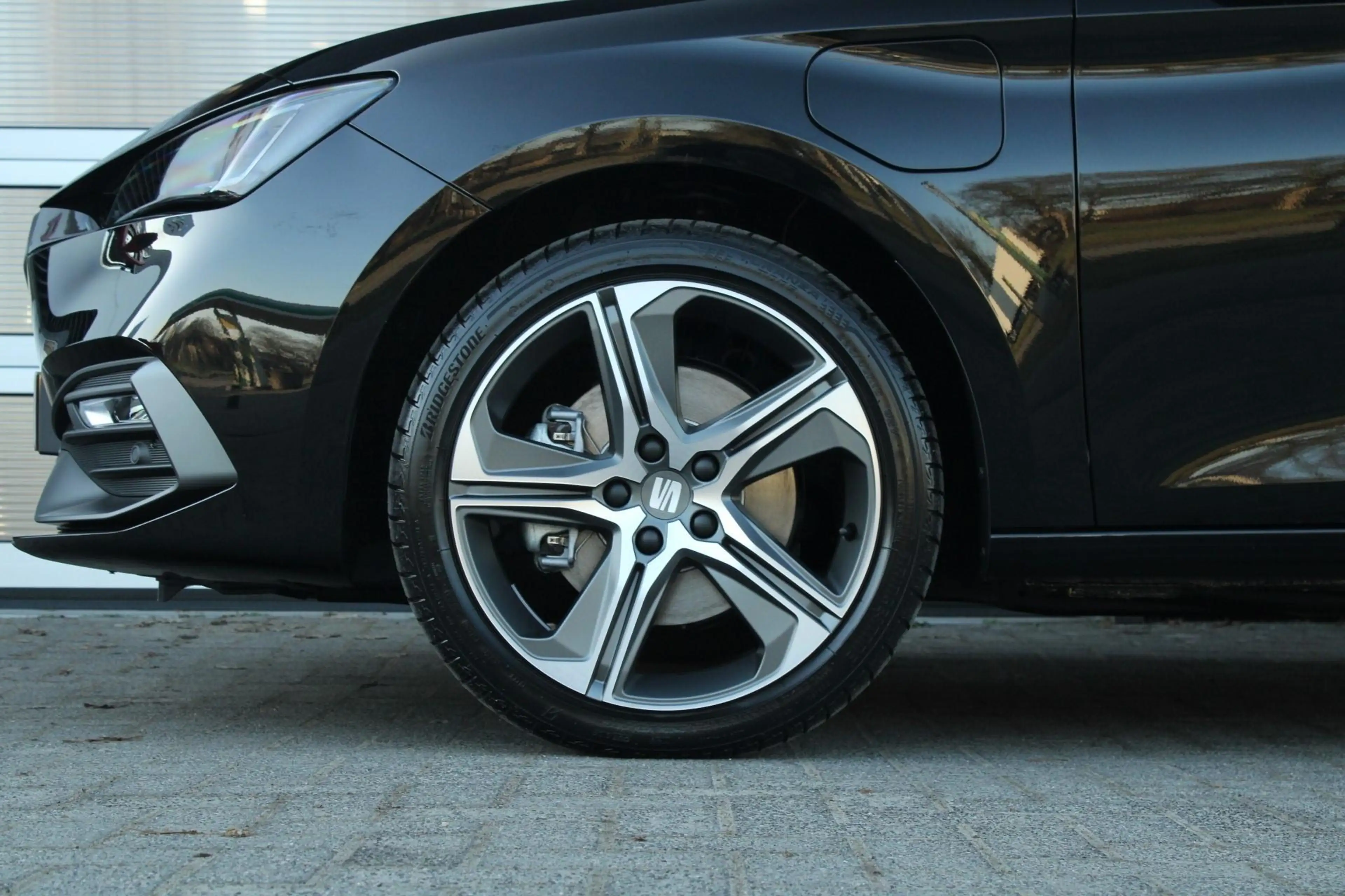 SEAT Leon e-Hybrid 1.5 TSI 204pk FR PHEV First Edition | 18" Velgen — photo 13