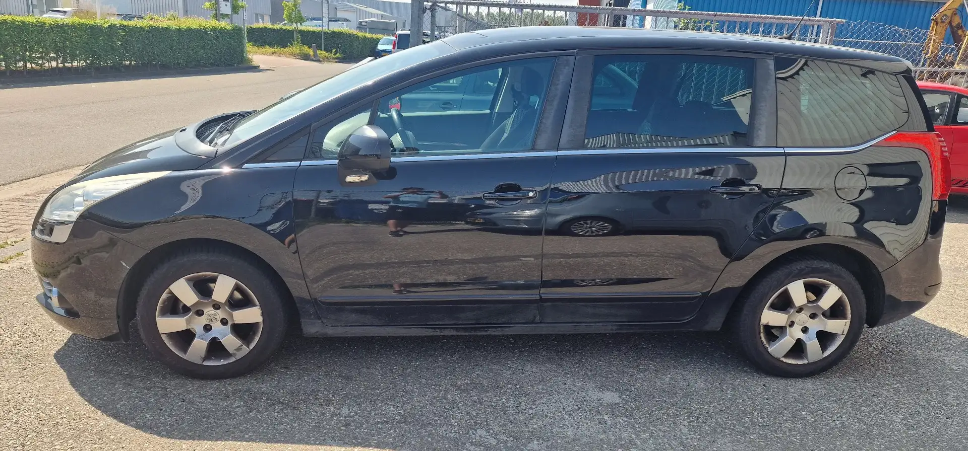 Peugeot 5008 1.6 VTi B. Lease 7p. Zwart - 1