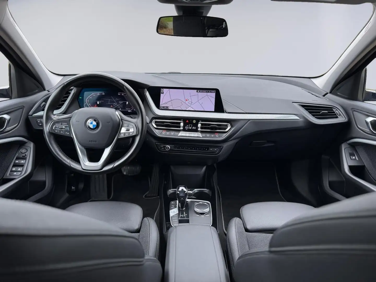 BMW 118 1-serie 118i High Executive Edition Sport line, di Gris - 2