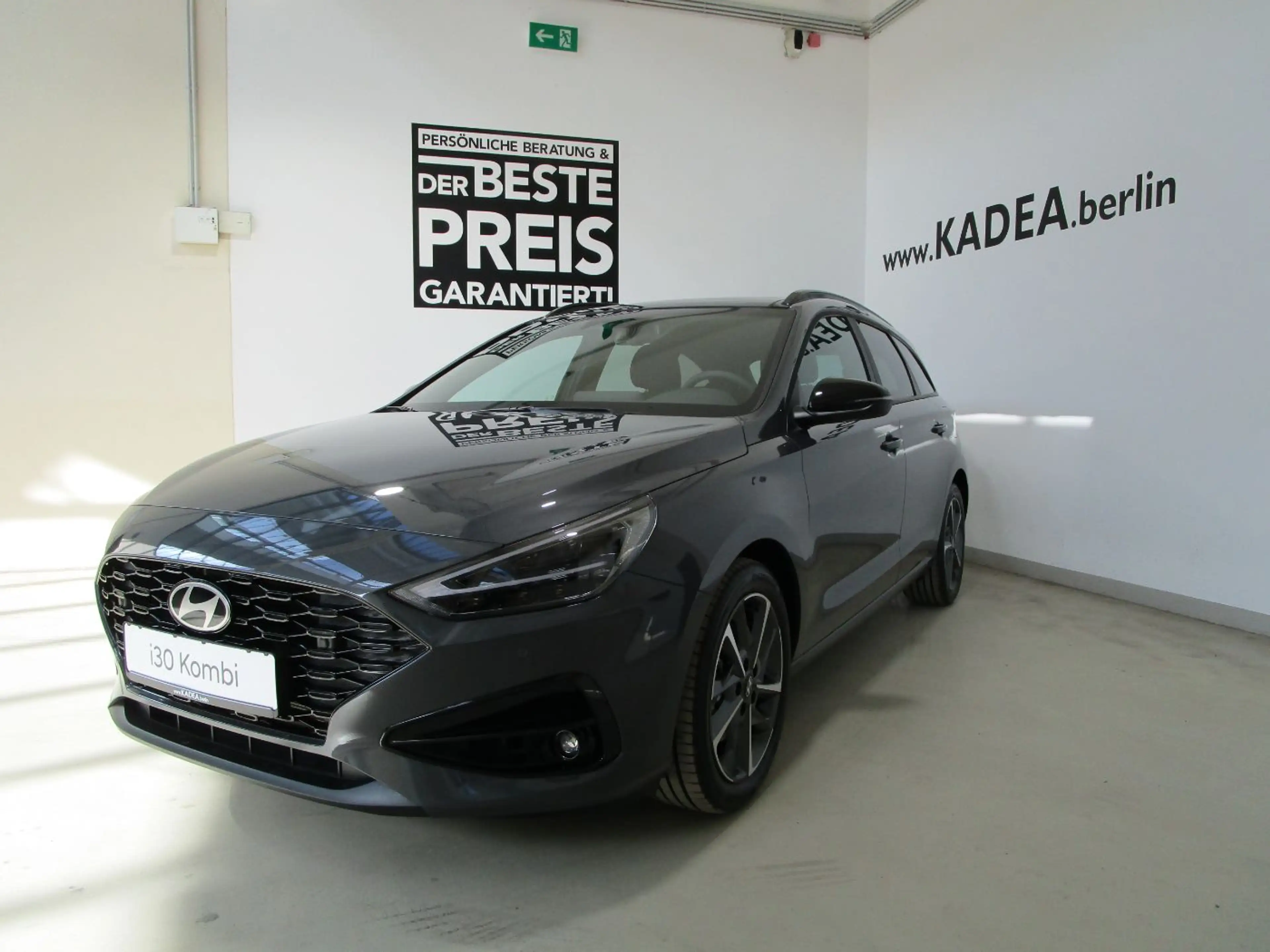 Hyundai i30 Kom 1.6 T-GDI Trend SHZ+2xKlima+Fernlichtass. — photo 2