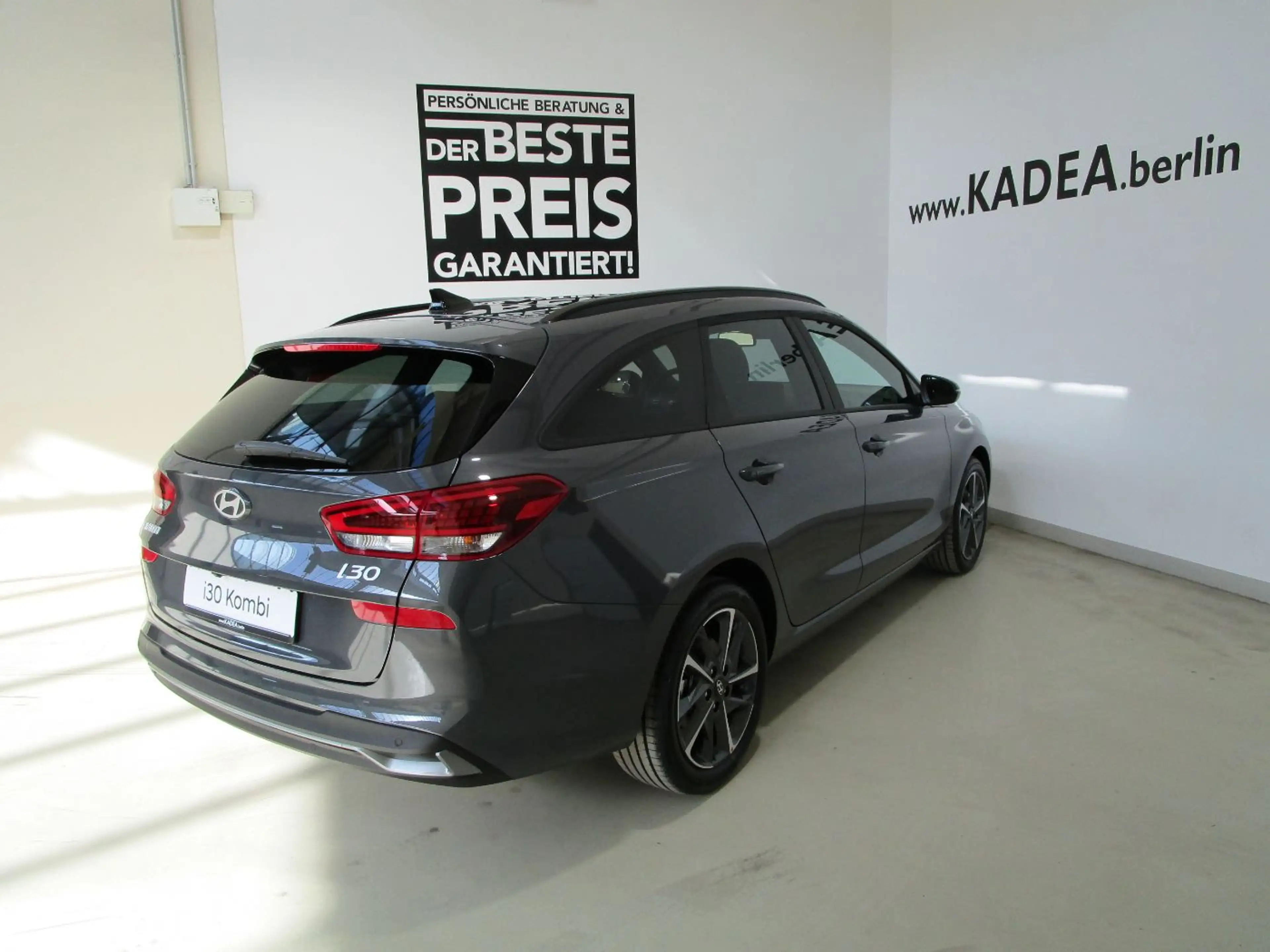 Hyundai i30 Kom 1.6 T-GDI Trend SHZ+2xKlima+Fernlichtass. — photo 4
