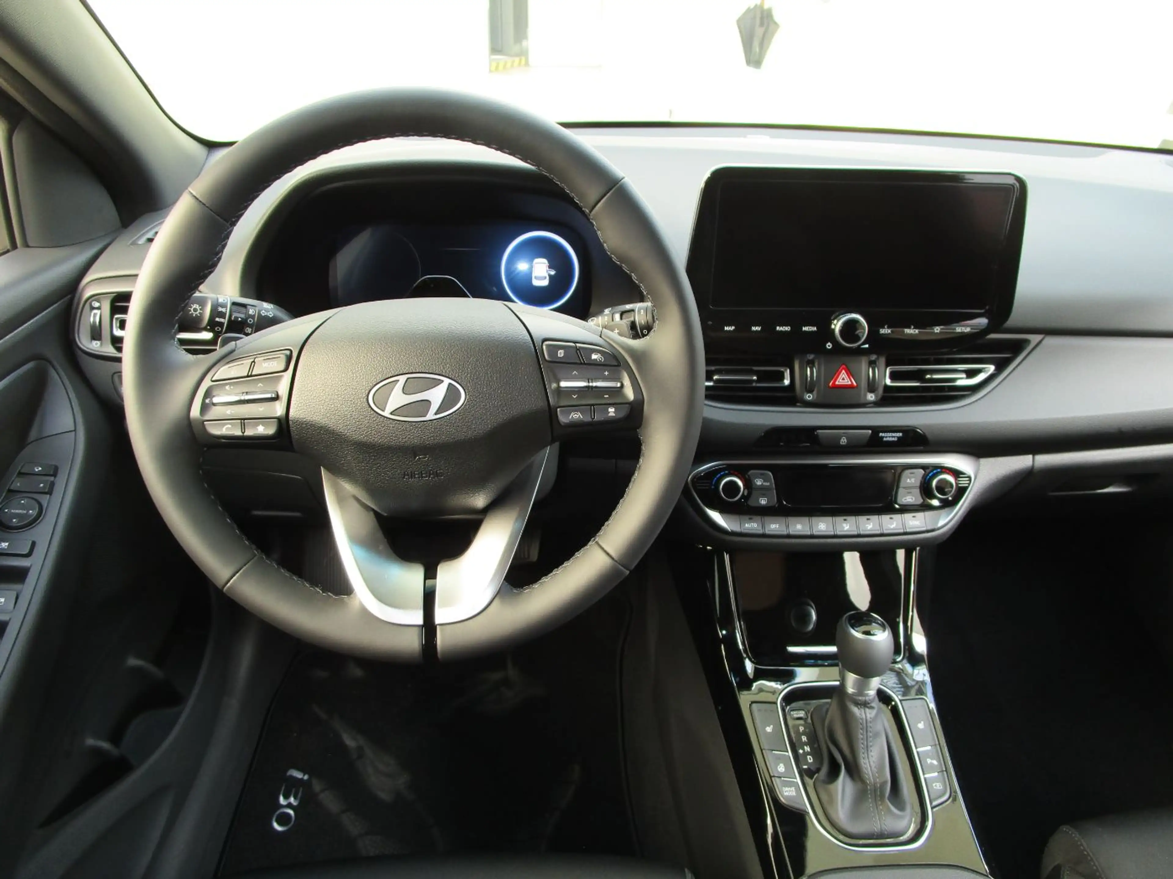 Hyundai i30 Kom 1.6 T-GDI Trend SHZ+2xKlima+Fernlichtass. — photo 10