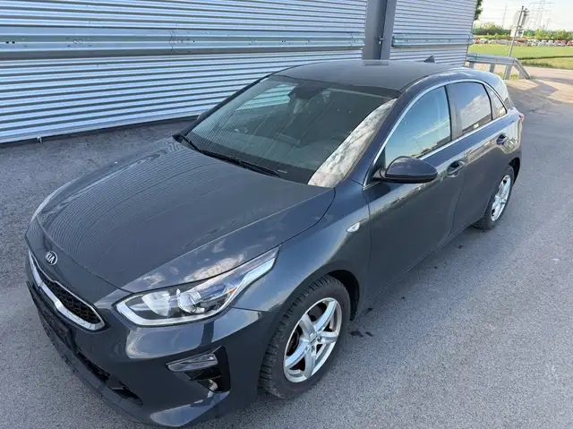Kia Ceed / cee'd 1,6 CRDi 48V Silber DCT ID:16