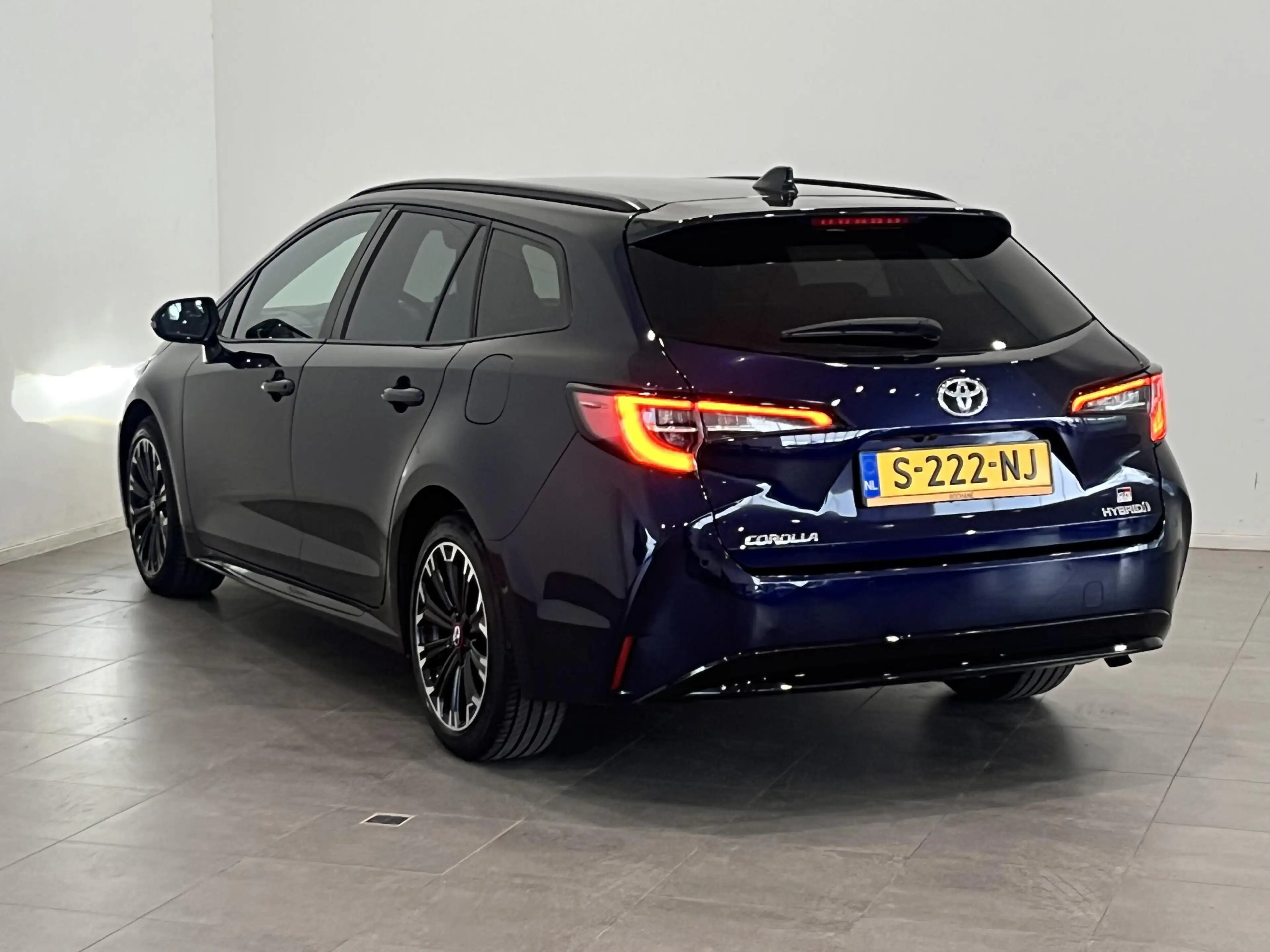 Toyota Corolla Touring Sports 1.8 Hybrid GR-Sport | LED | Navigat — photo 6