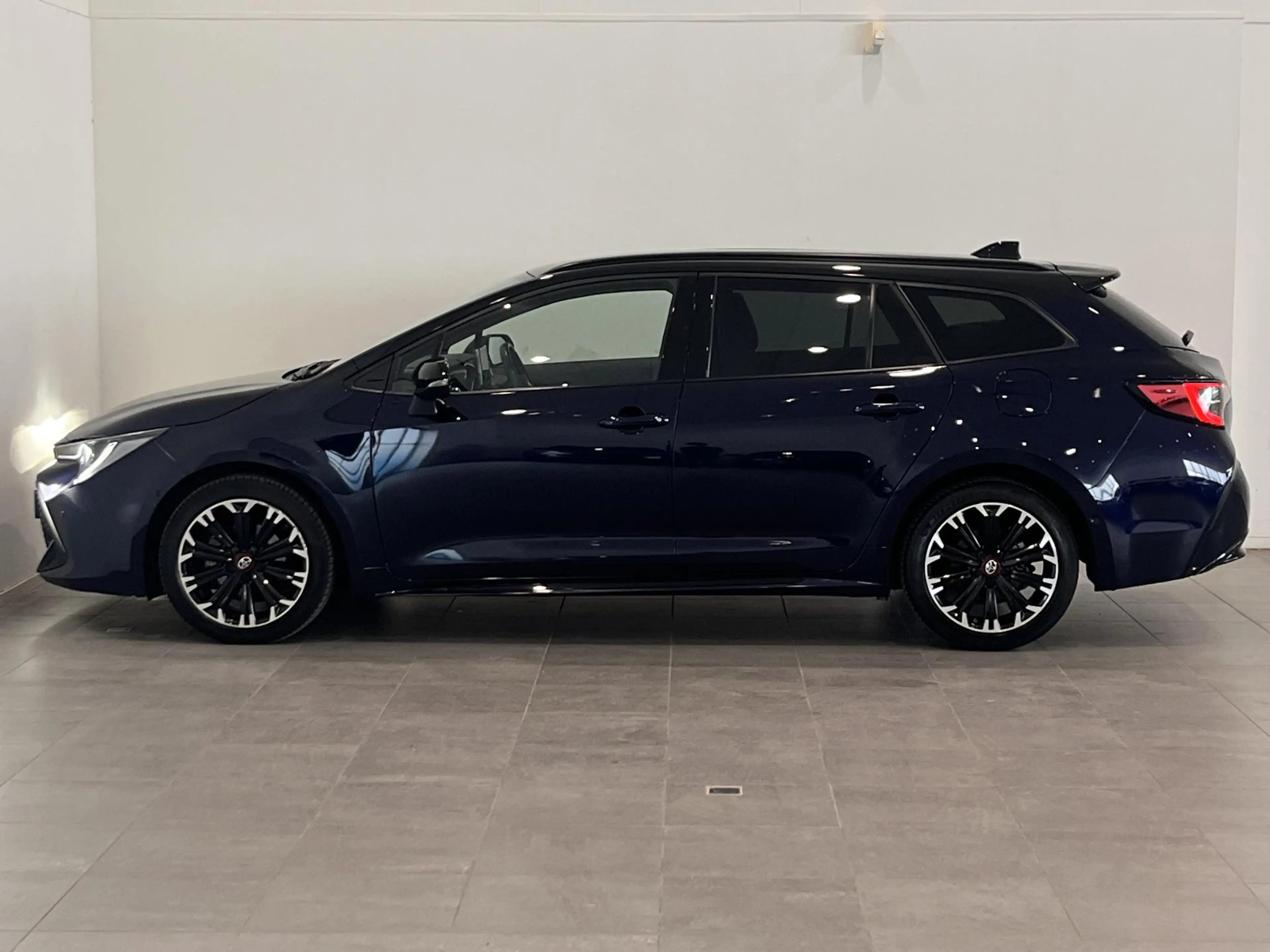 Toyota Corolla Touring Sports 1.8 Hybrid GR-Sport | LED | Navigat — photo 15