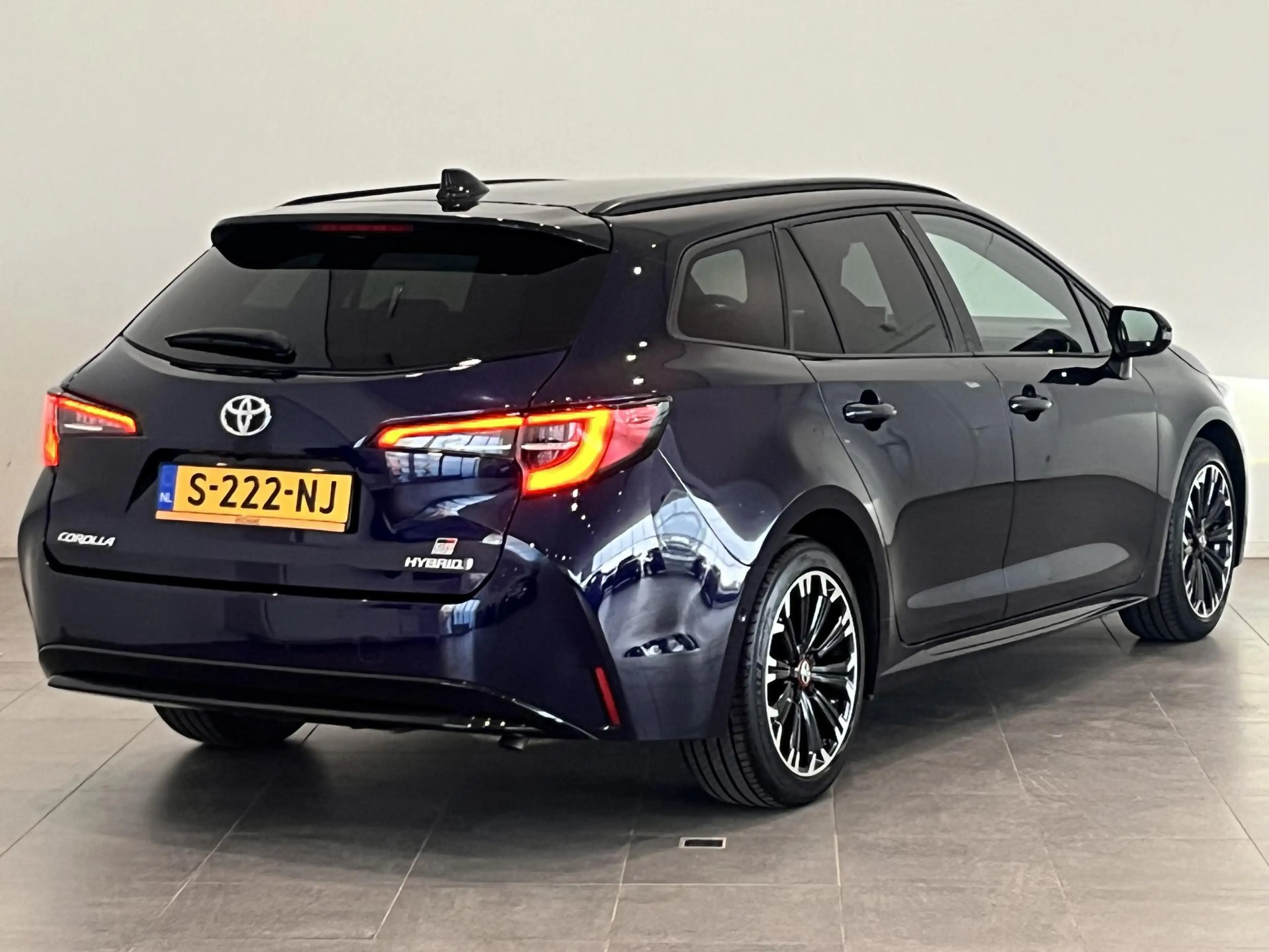 Toyota Corolla Touring Sports 1.8 Hybrid GR-Sport | LED | Navigat — photo 2