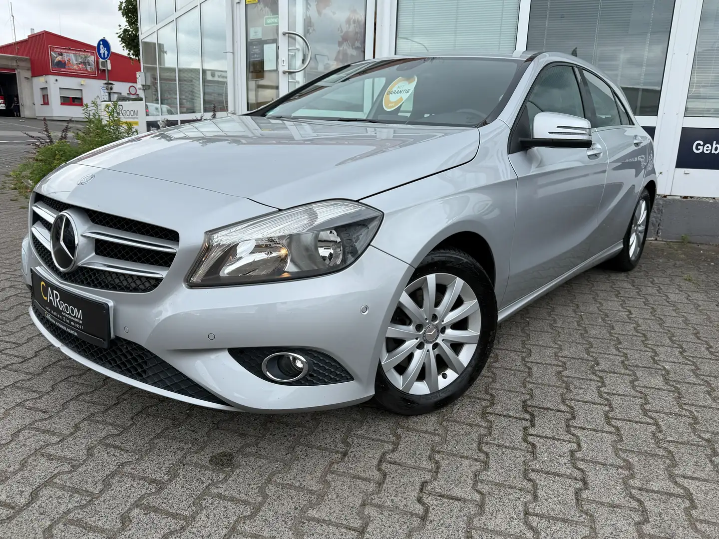 Mercedes-Benz A 180 A 180 BlueEfficiency*PDC*Teilleder*Klima*Shz.* Gris - 1