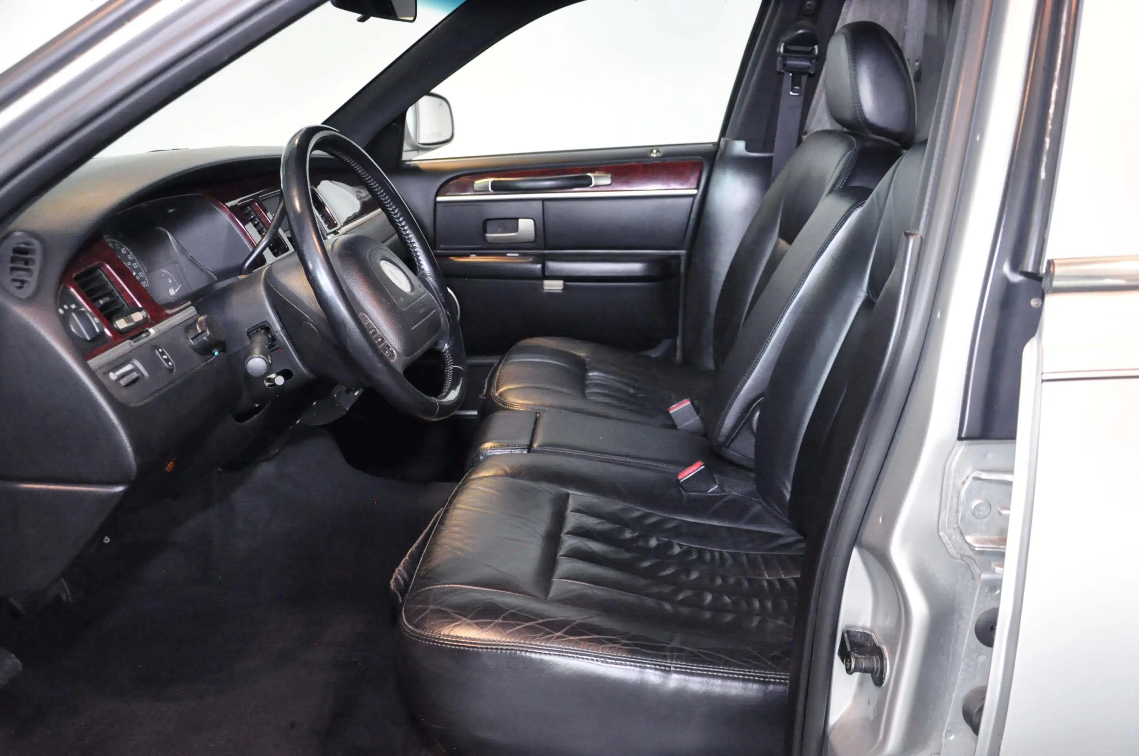Lincoln Town Car V8(Facelift) ! Stretch-Leichenwagen ! TÜV ! — photo 8