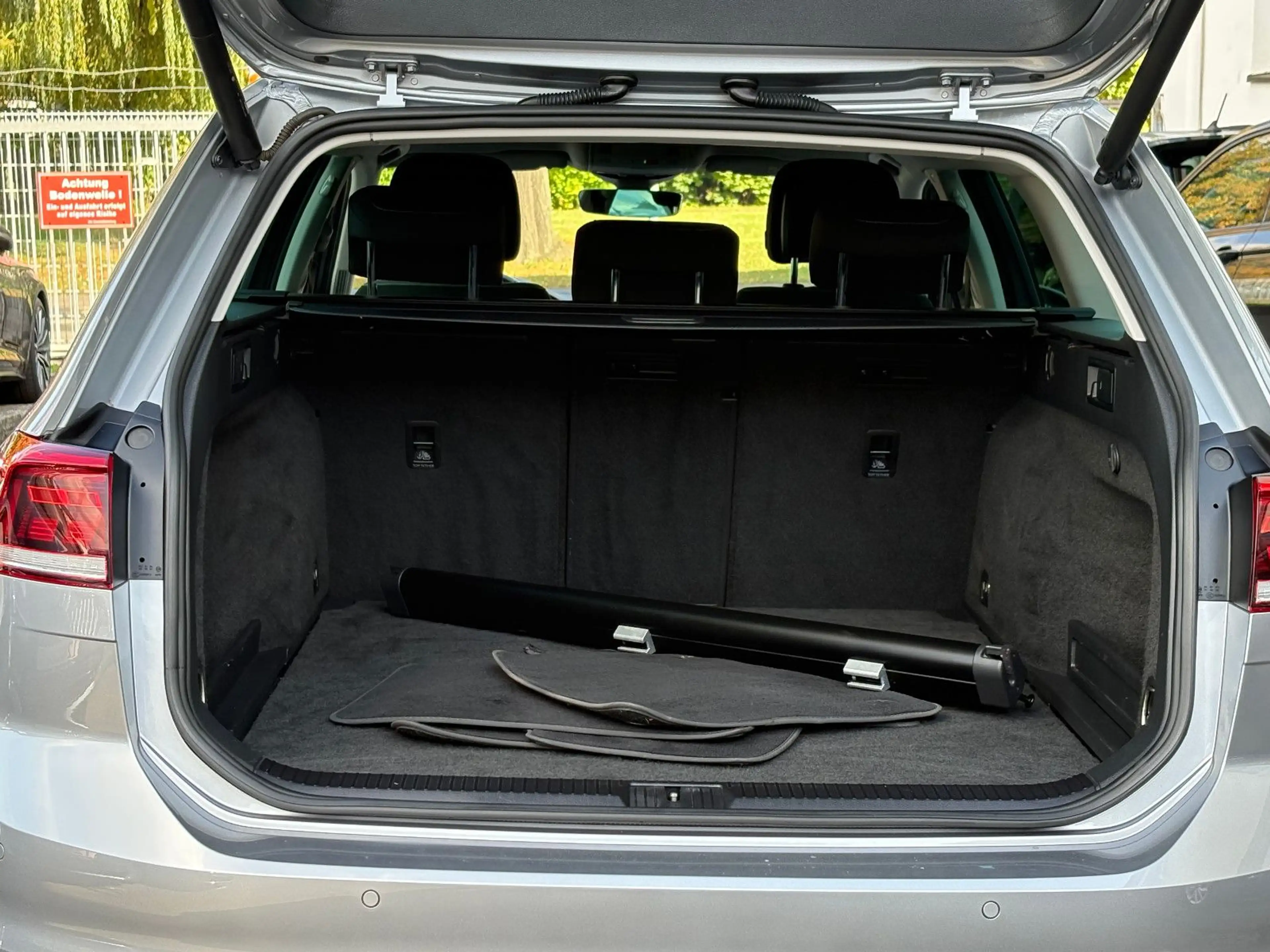 Volkswagen Passat Variant 2.0 TDI DSG Business KAMERA NAVI — photo 11
