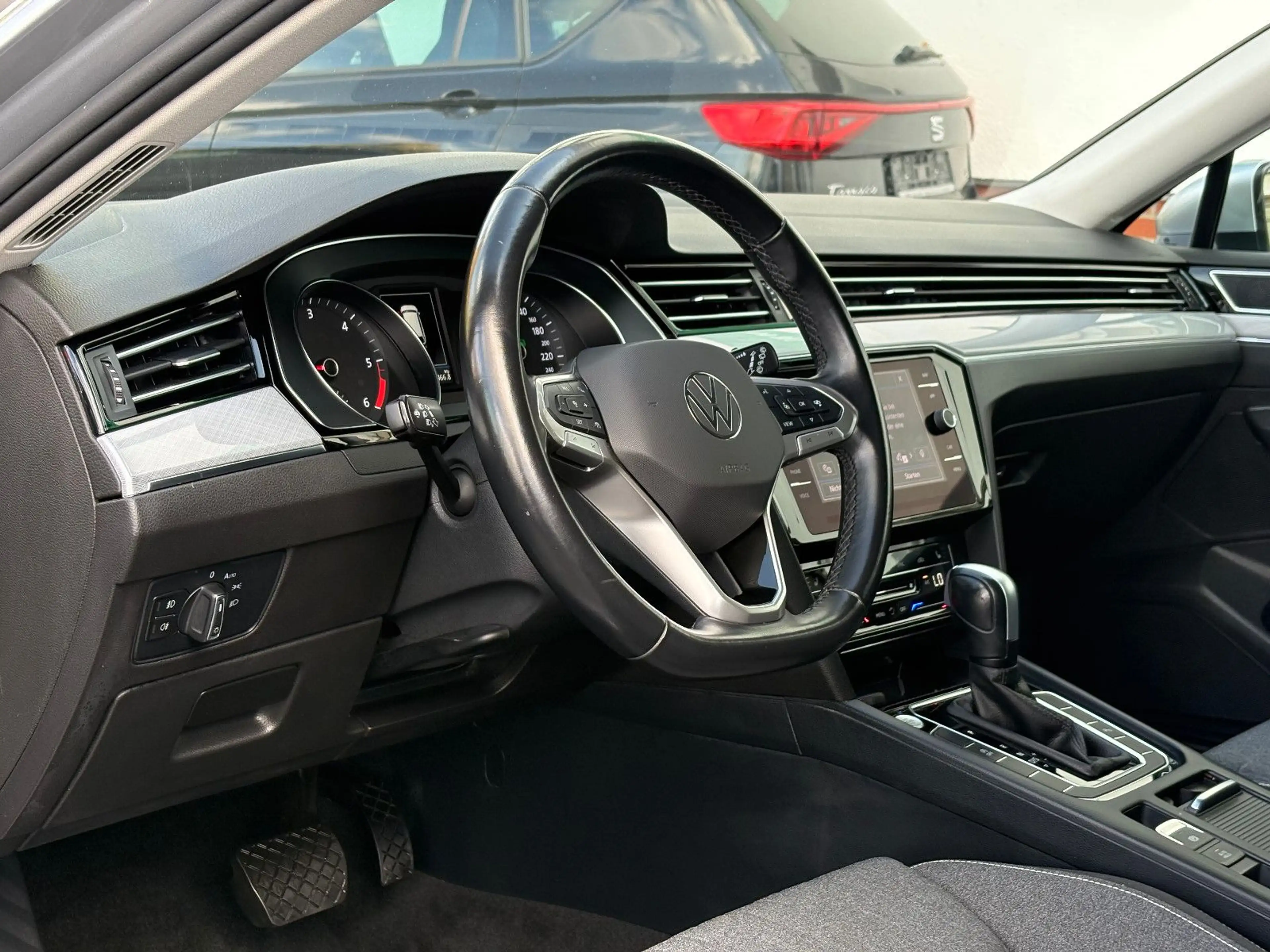 Volkswagen Passat Variant 2.0 TDI DSG Business KAMERA NAVI — photo 14
