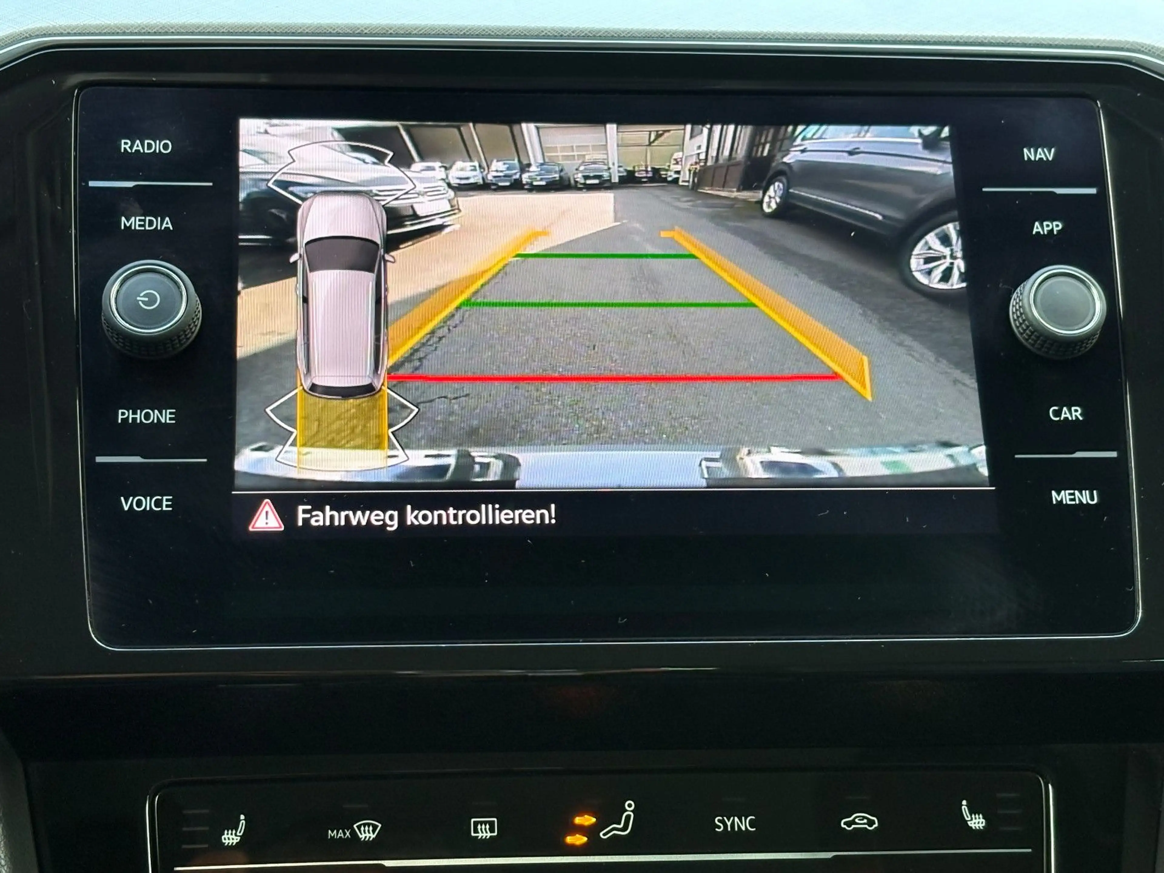 Volkswagen Passat Variant 2.0 TDI DSG Business KAMERA NAVI — photo 3