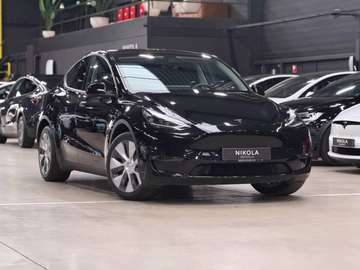 LONG RANGE - ALL WHEEL DRIVE - HIGHWAY AUTOPILOT