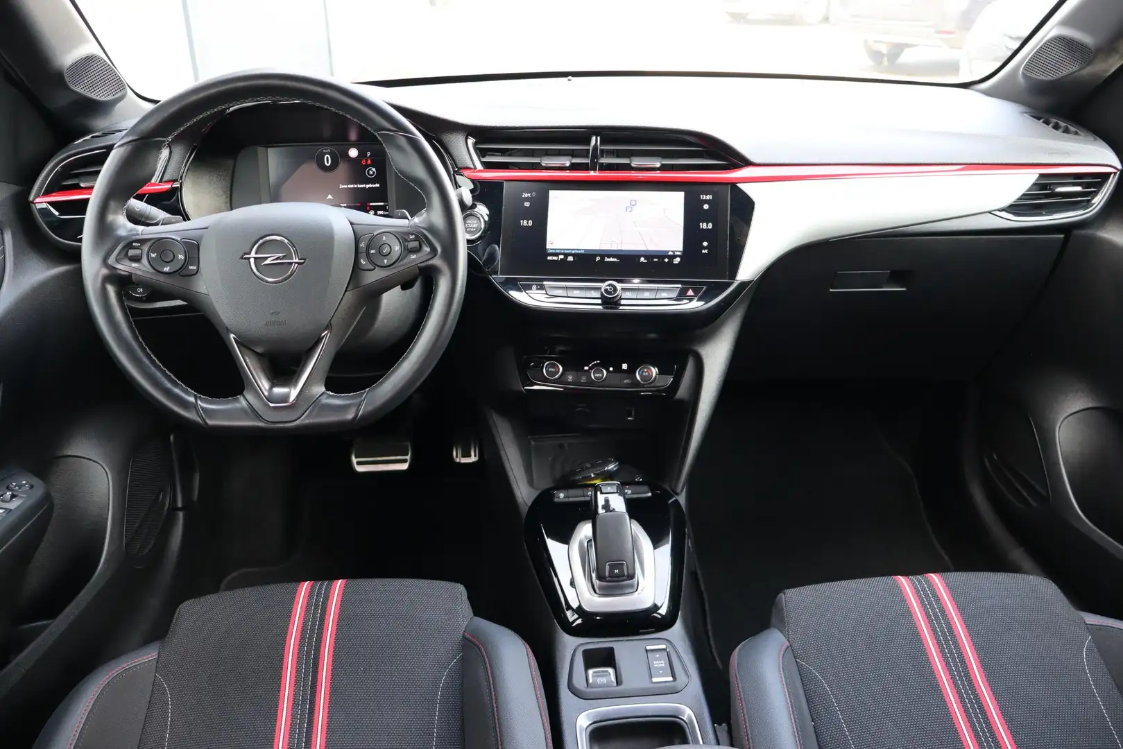 Opel Corsa 1.2 GS Line Automaat, Cruise control, Climate cont Zwart - 2