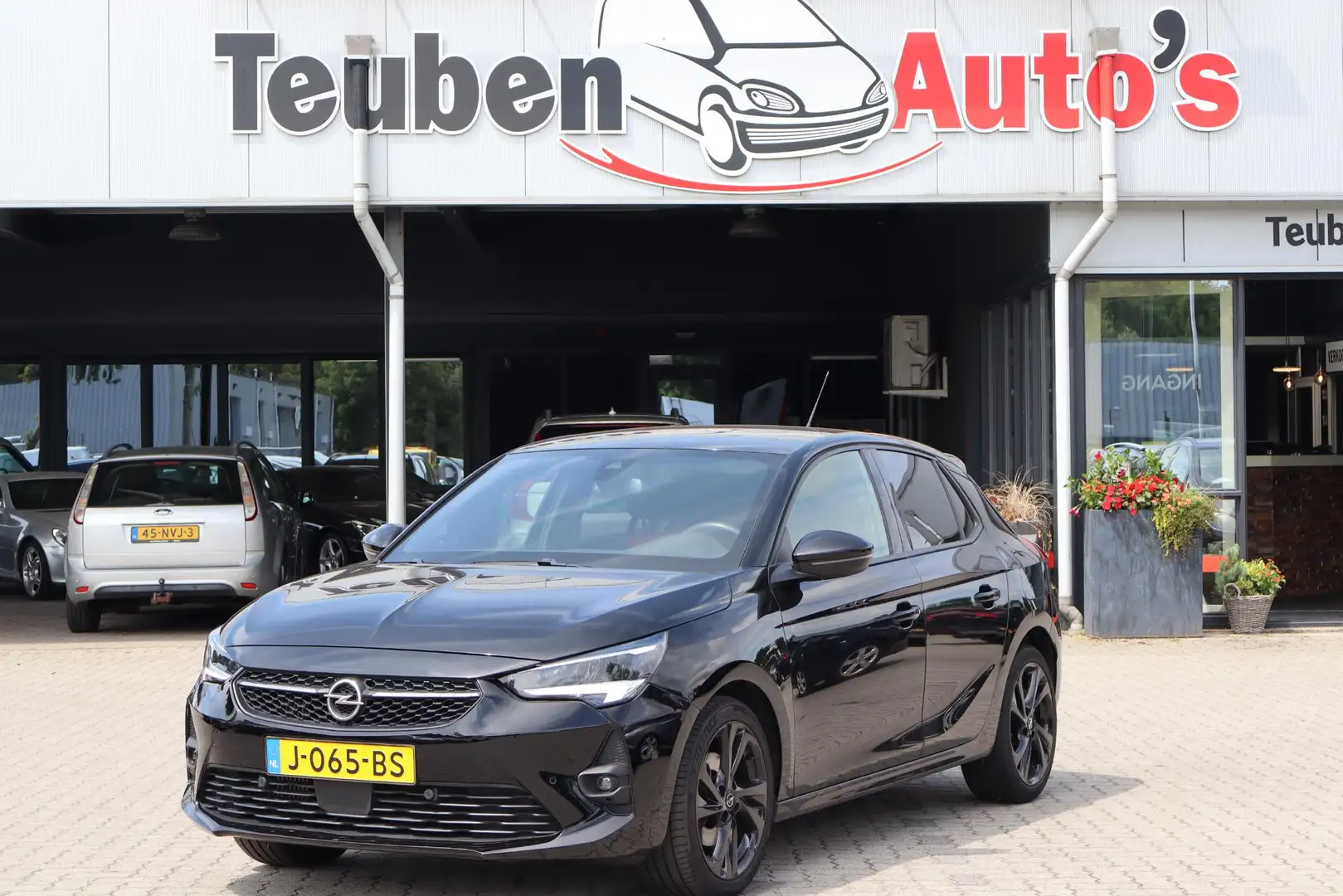 Opel Corsa 1.2 GS Line Automaat, Cruise control, Climate cont Zwart - 1