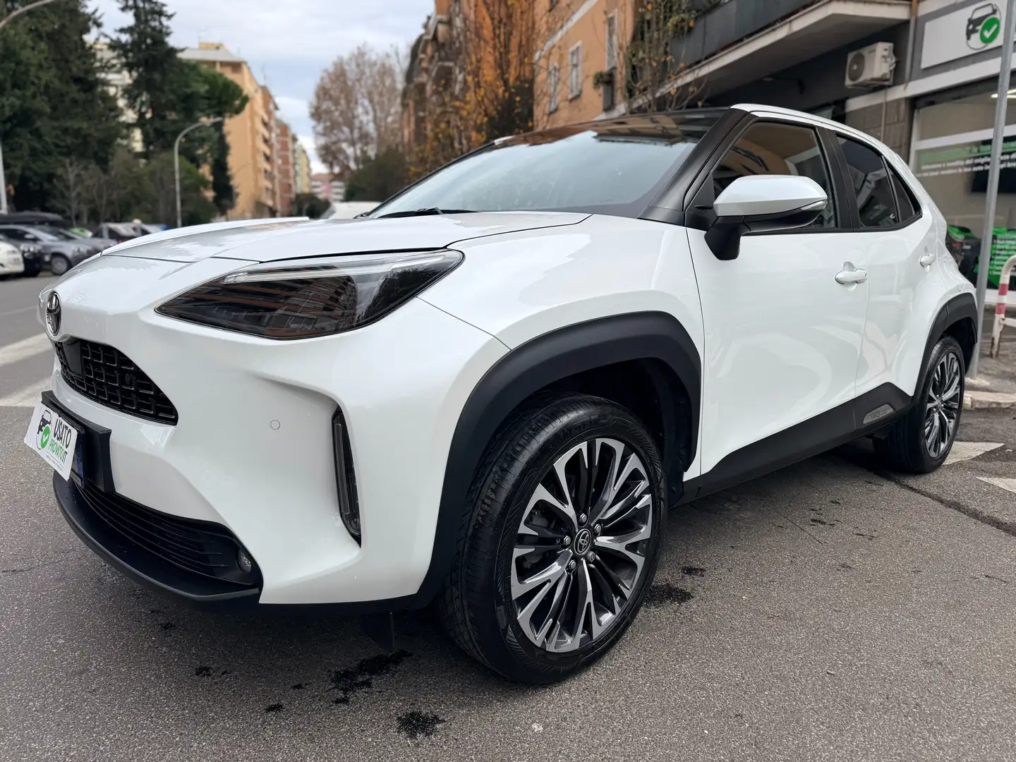 Toyota Yaris Cross Yaris Cross 1.5h Lounge awd 4x4 UNIPRO Strafull! Weiß - 1