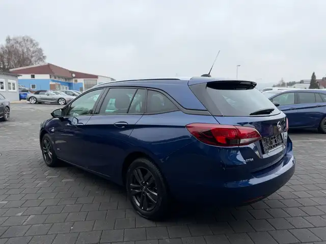 Opel Astra view 5