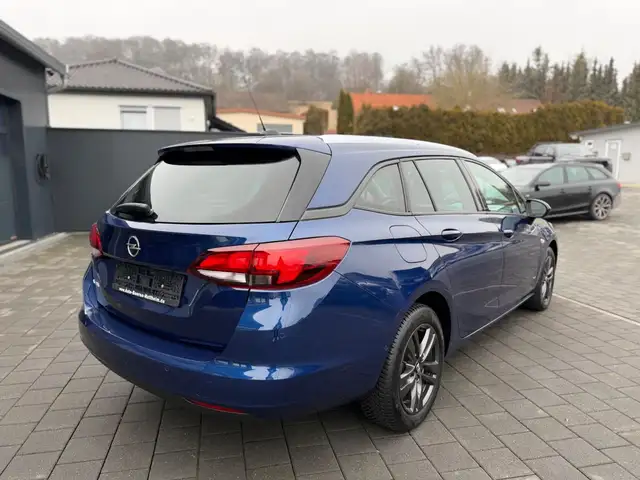 Opel Astra view 7
