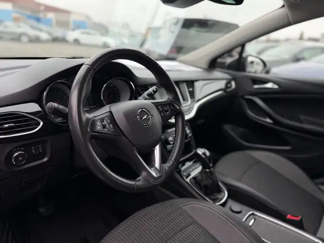 Opel Astra view 10