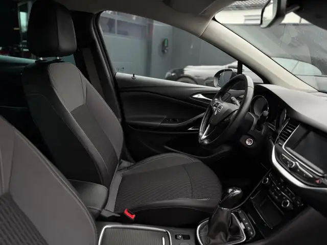 Opel Astra view 15