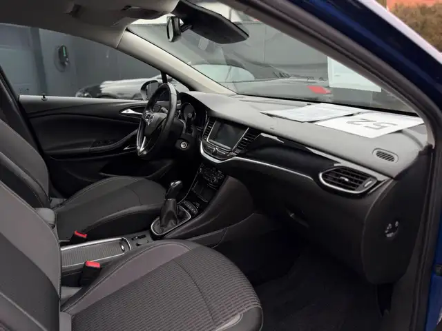 Opel Astra view 13