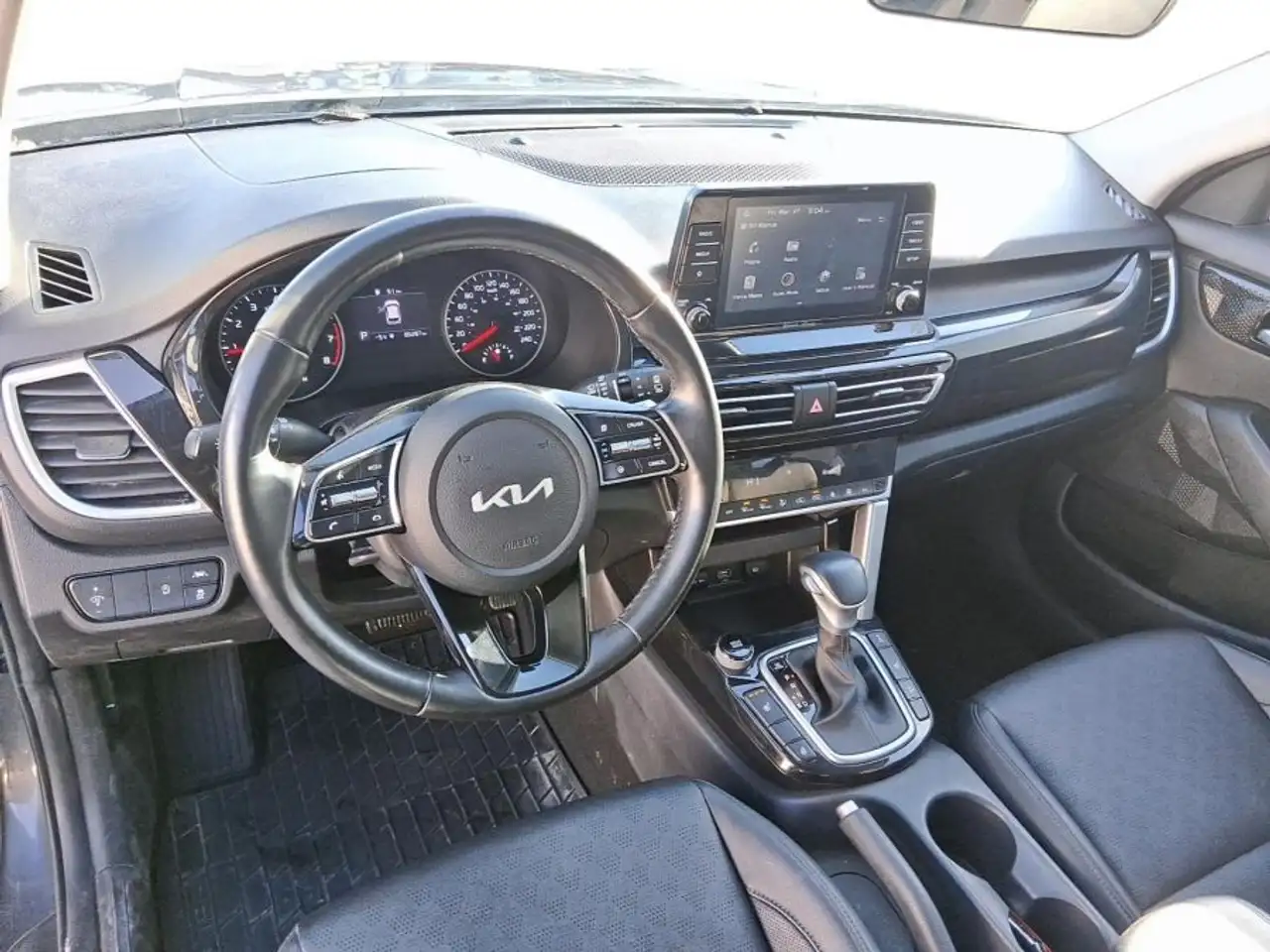 Kia Seltos снимка Kia Seltos