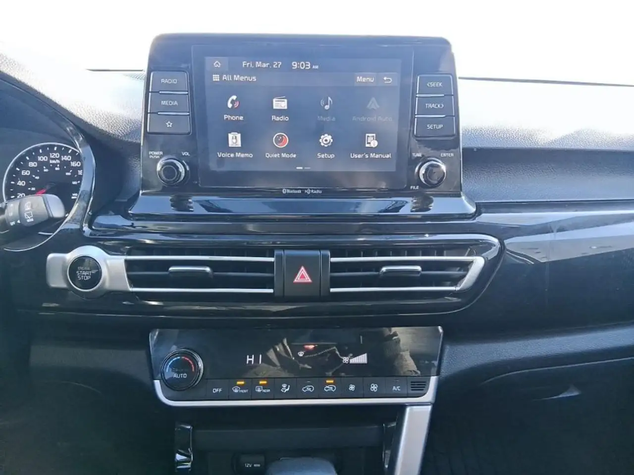 Kia Seltos снимка Kia Seltos