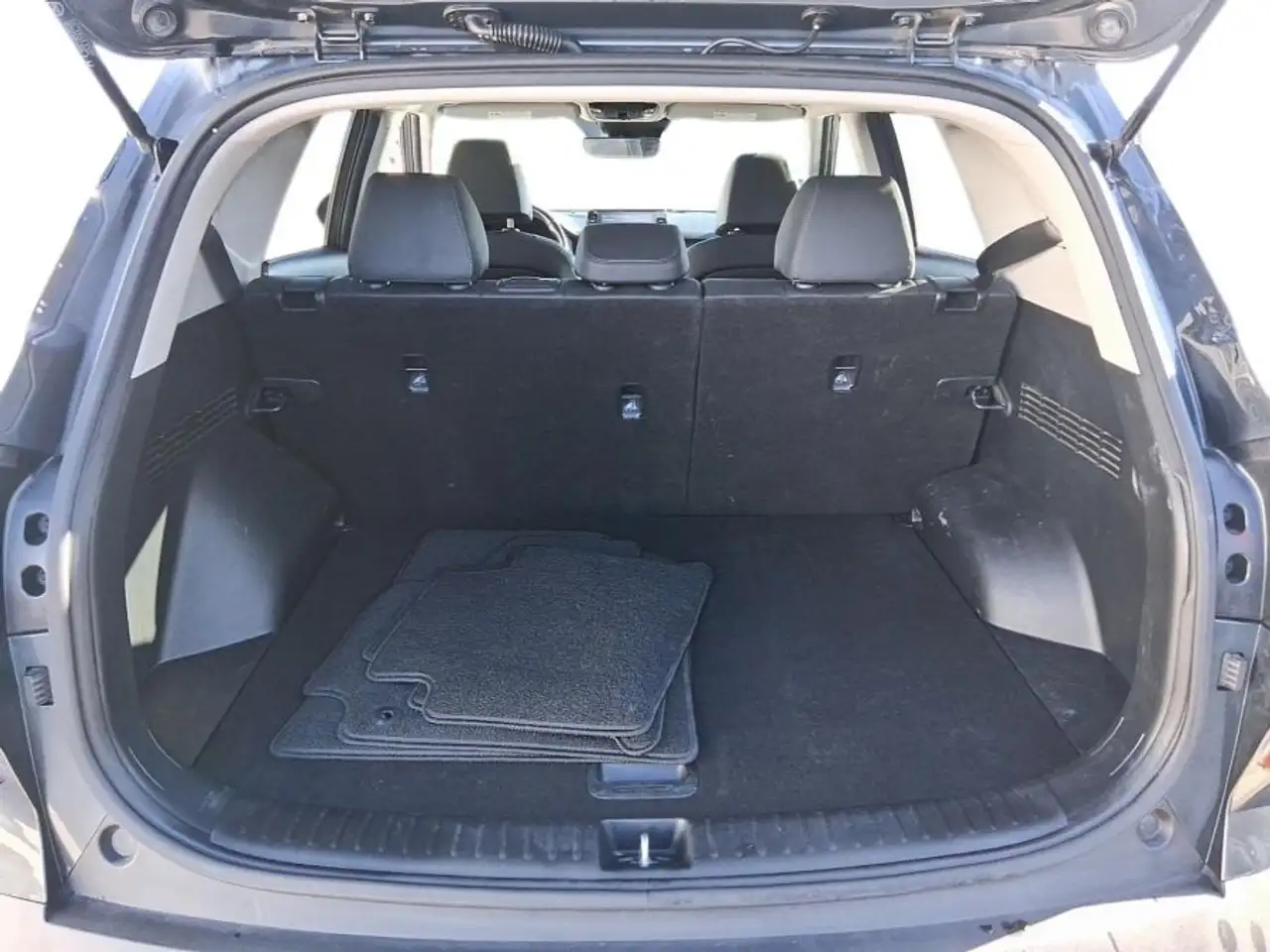 Kia Seltos снимка Kia Seltos