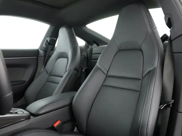Porsche 911 view 9
