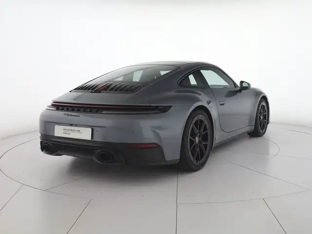 Porsche 911 view 2
