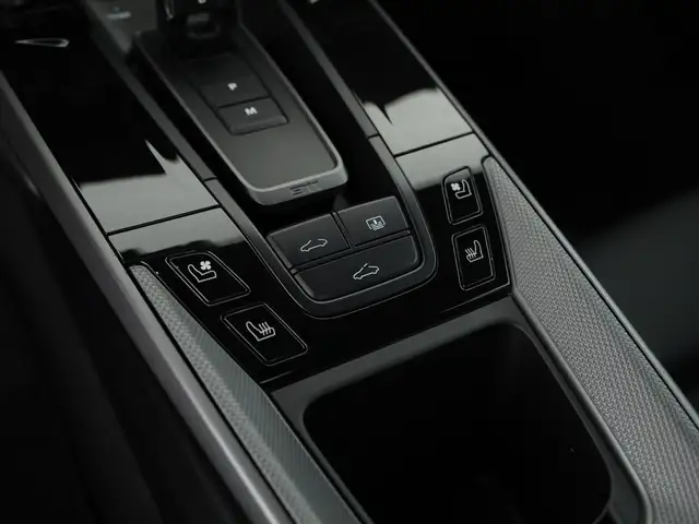Porsche 911 view 13