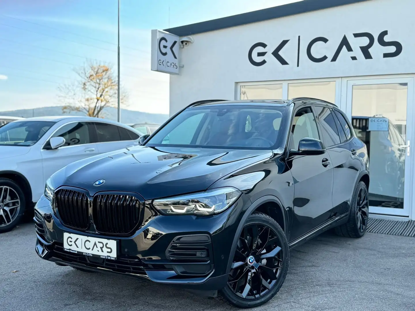 BMW X5 xDrive30d Aut./ERSTBESITZ/WENIG KILOMETER Schwarz - 1