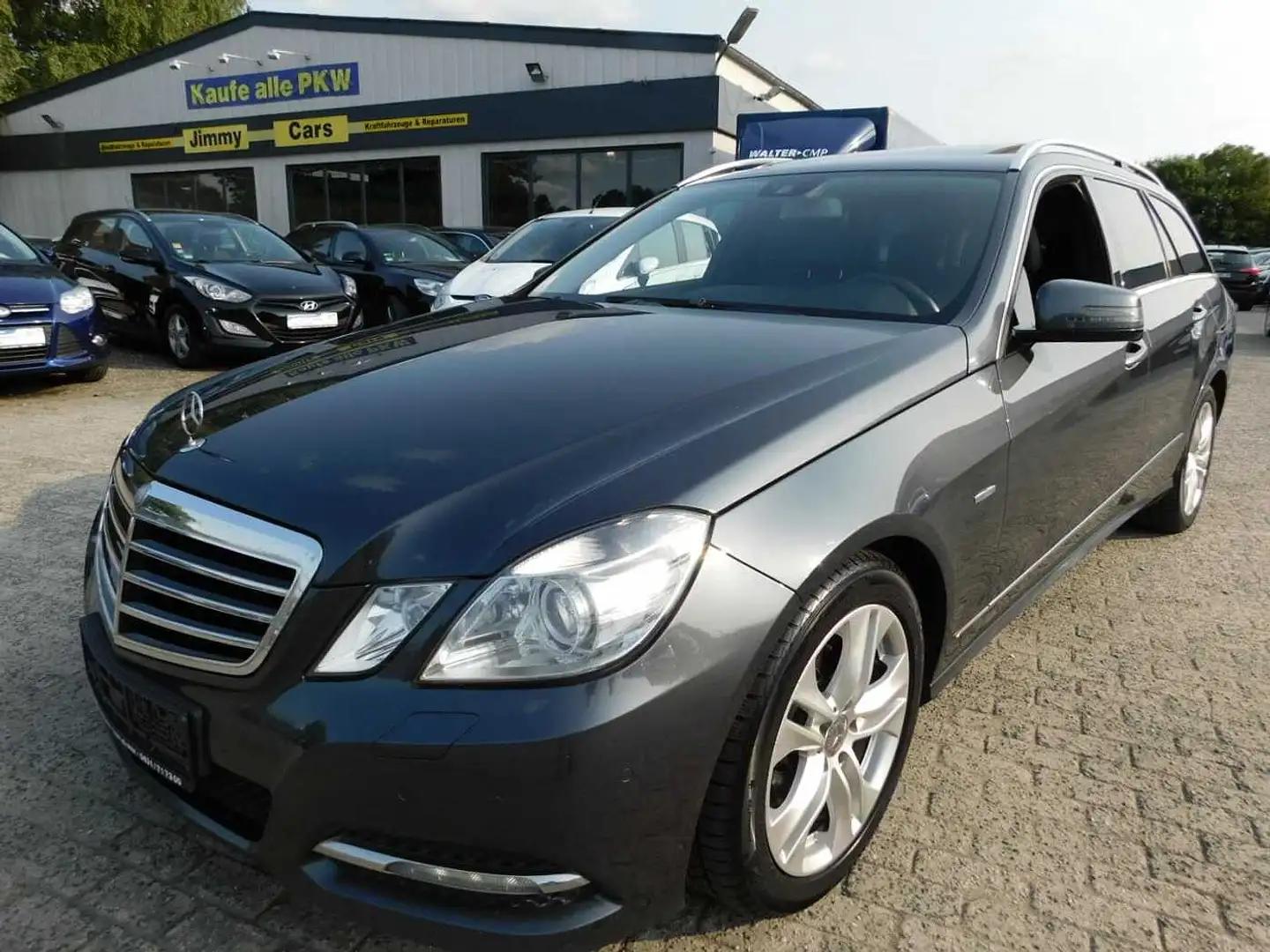Mercedes-Benz E 250 T BlueTEC 9G-TRONIC Elegance Grey - 1