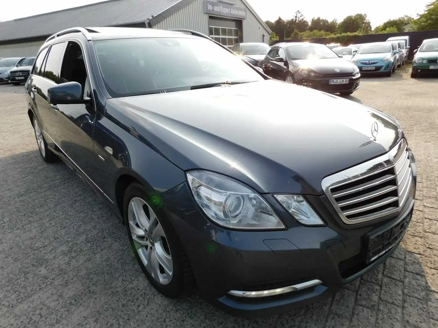 Mercedes-Benz E 250 T BlueTEC 9G-TRONIC Elegance Grey - 2