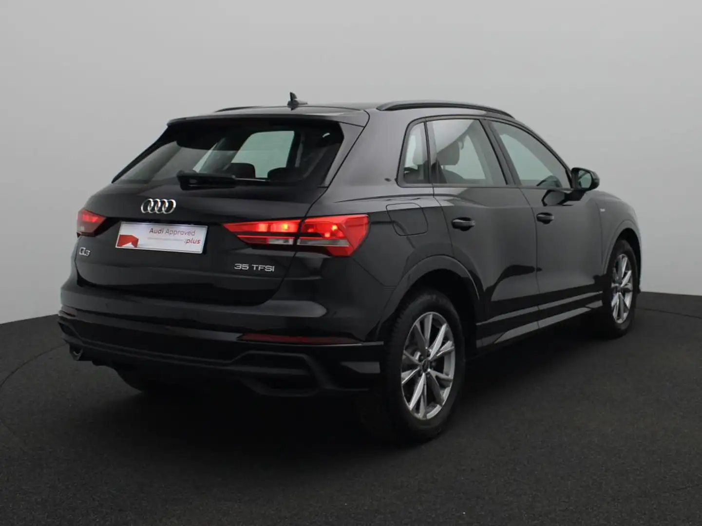 Audi Q3 S-Line 35 TFSI 150 PK S-tronic / ACC / Camera / Apple Carplay Noir - 2