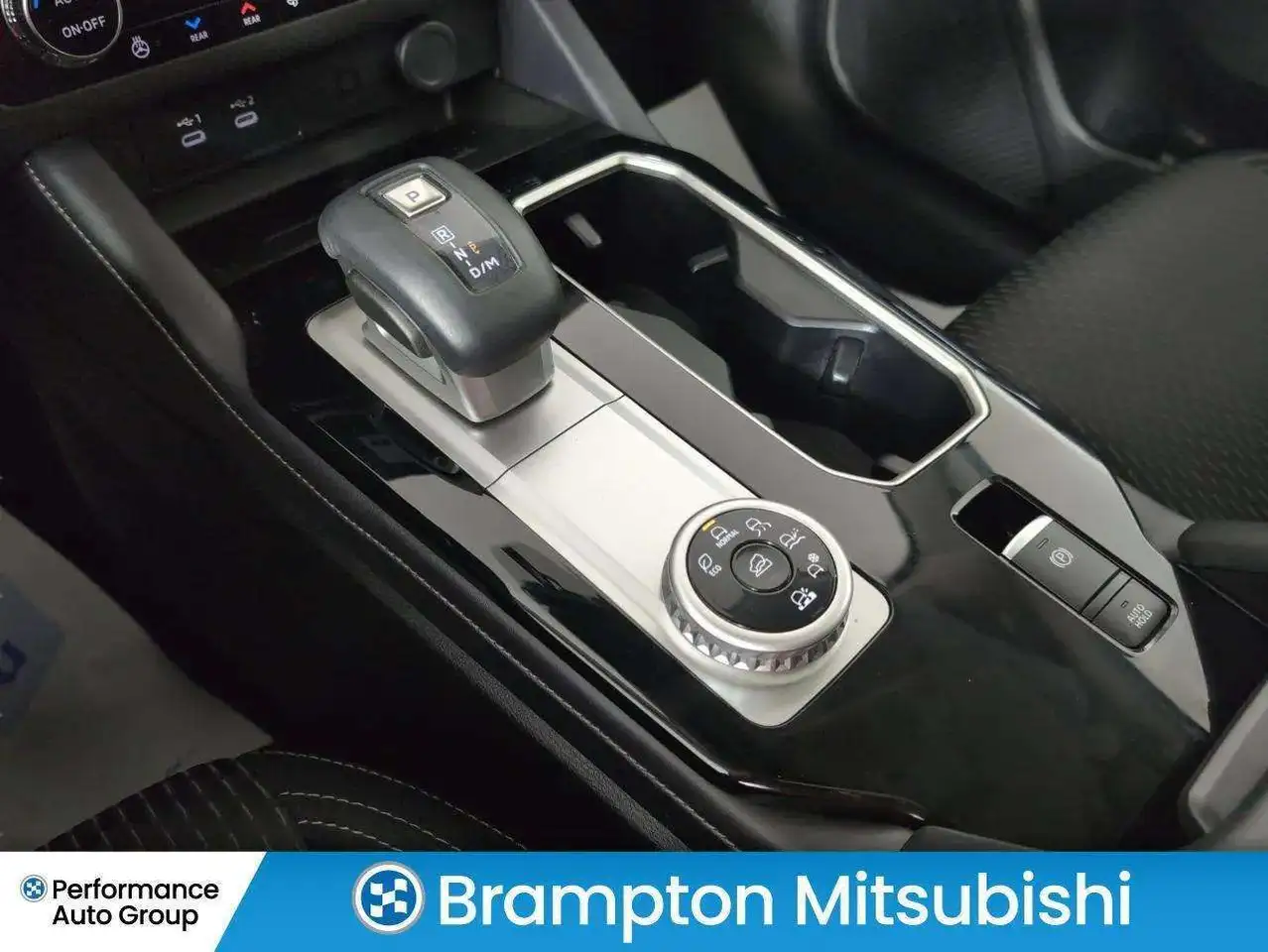Mitsubishi Outlander снимка Mitsubishi Outlander