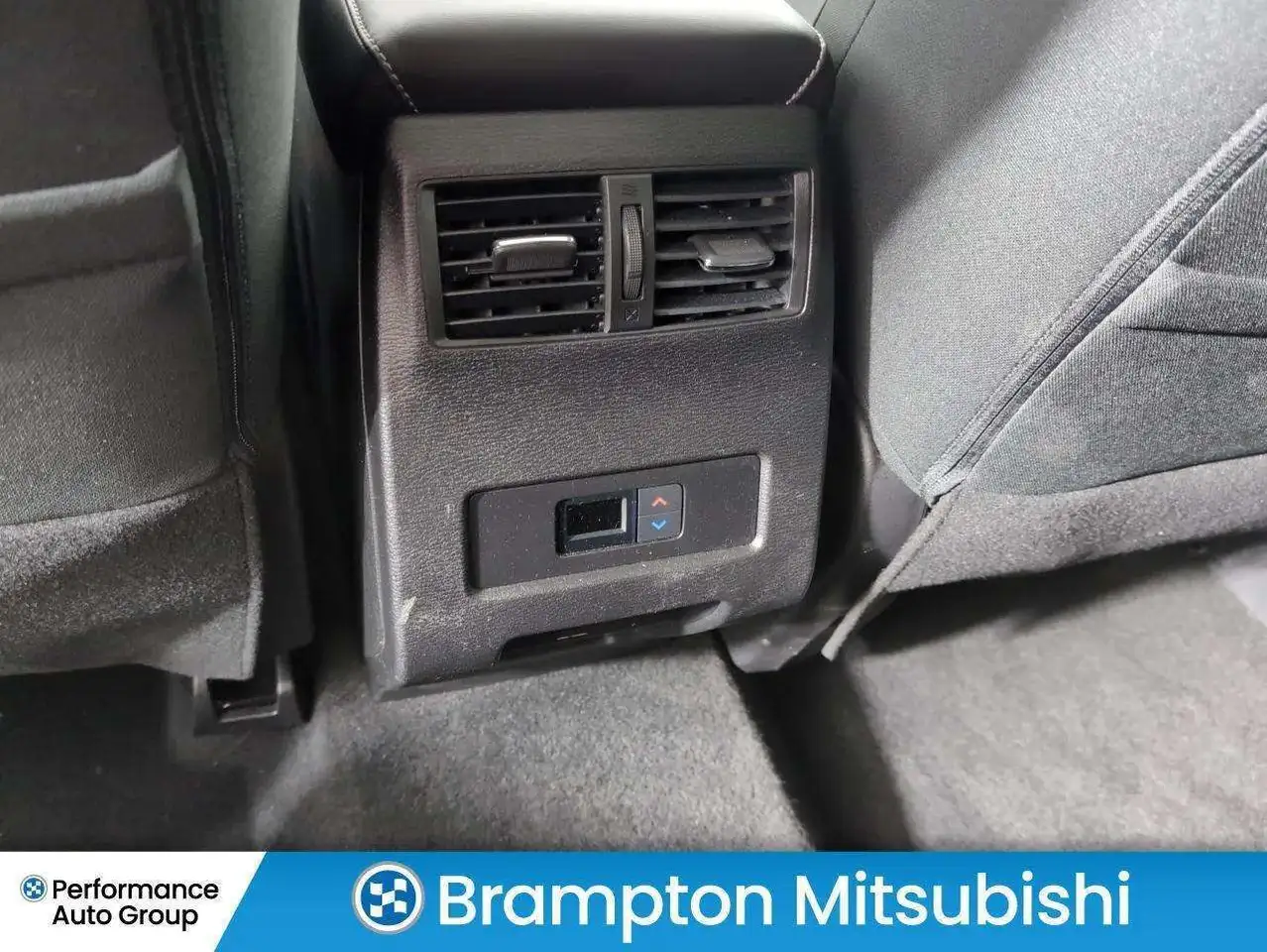 Mitsubishi Outlander снимка Mitsubishi Outlander